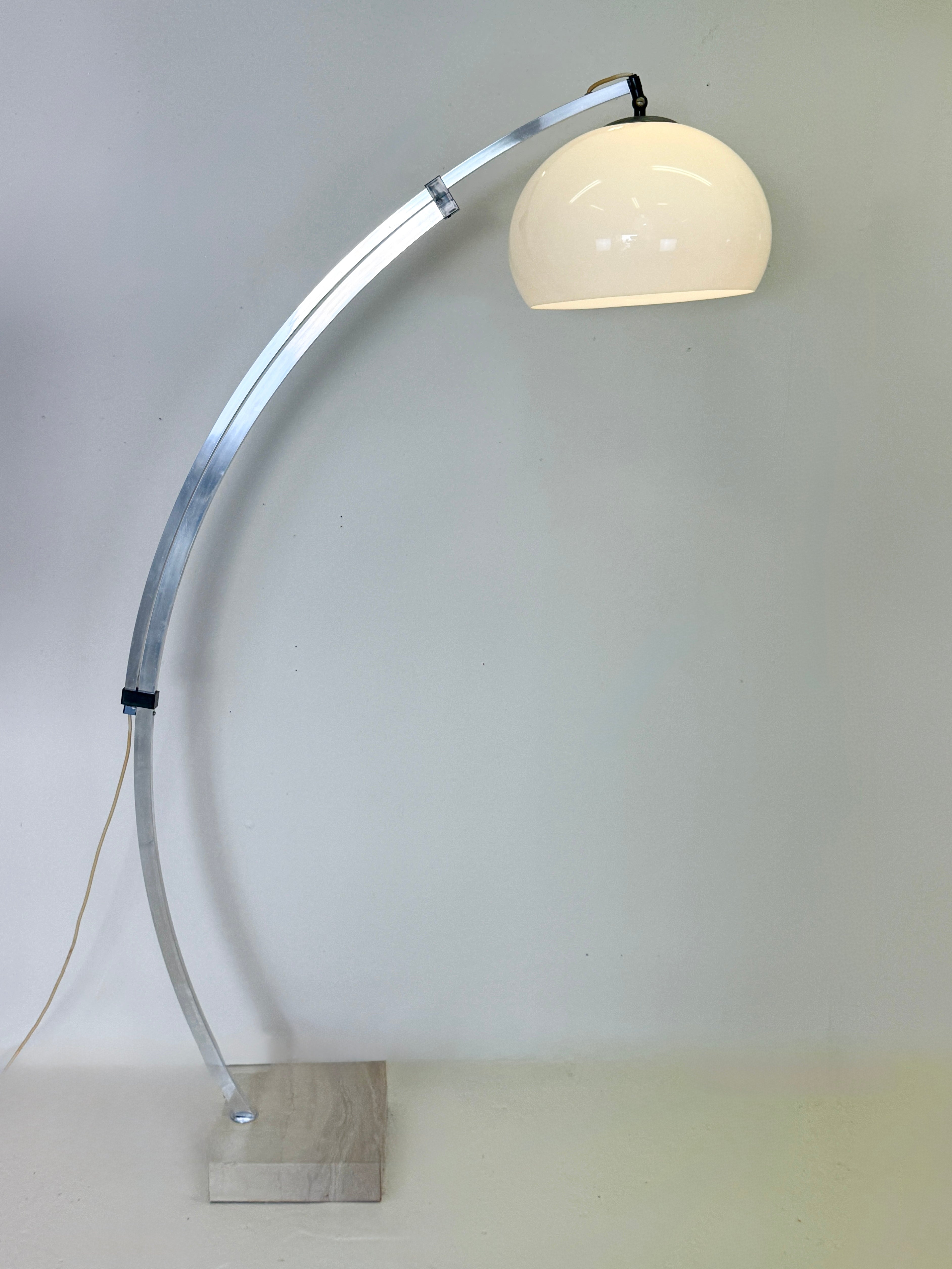 LAMPADAIRE "ARC" TÉLESCOPIQUE — GUZZINI, ITALIE, 1970s