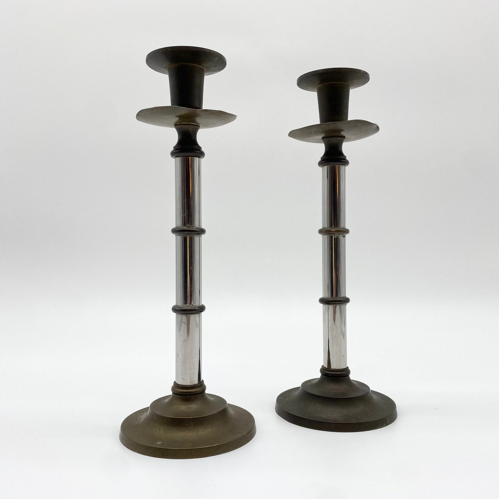 PAIRE DE BOUGEOIRS "LAITON / CHROME" , 1960s