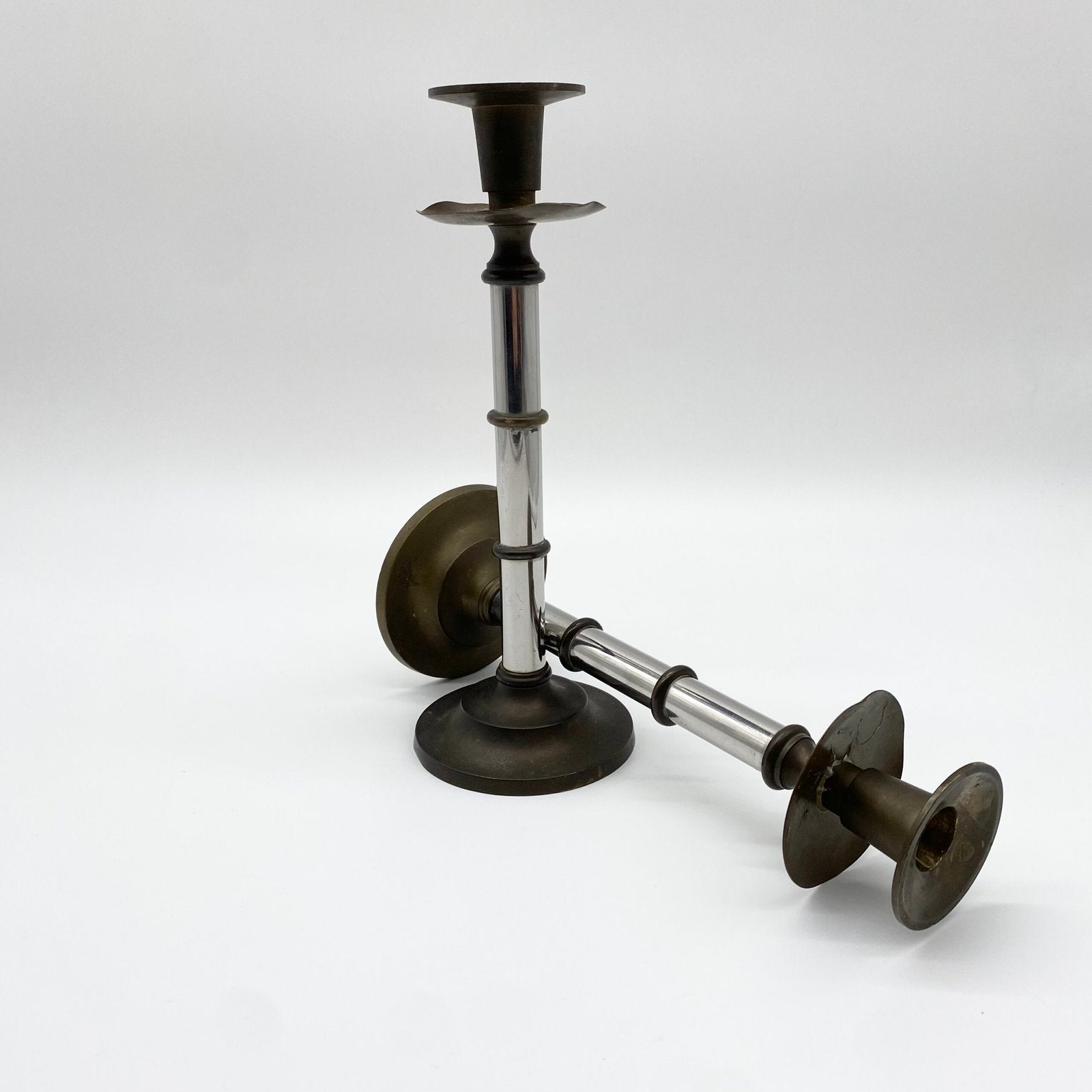 PAIRE DE BOUGEOIRS "LAITON / CHROME" , 1960s