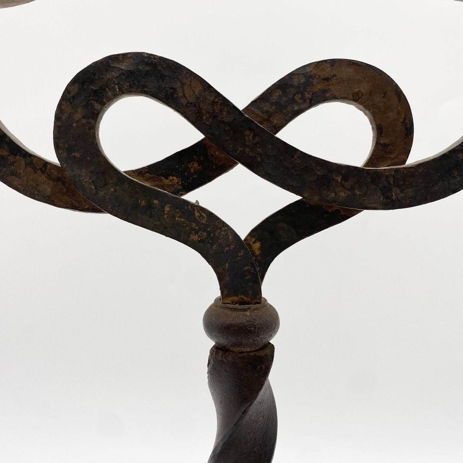 CHANDELIER "ASTRAL" / FER FORGÉ  – TRAVAIL ARTISANAL