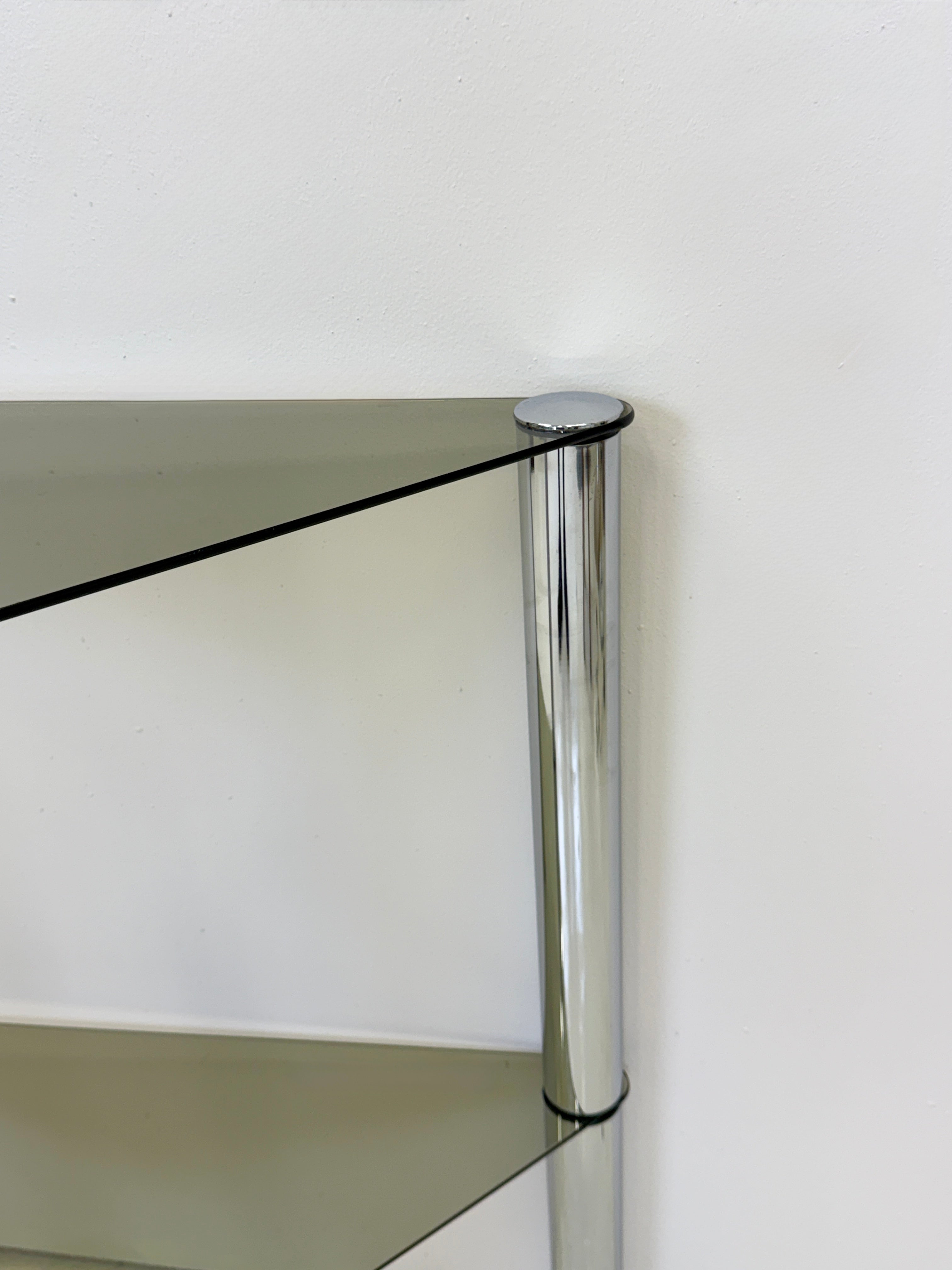 SELLETTE EN VERRE FUMÉ ET CHROME — FRANCE, 1970s