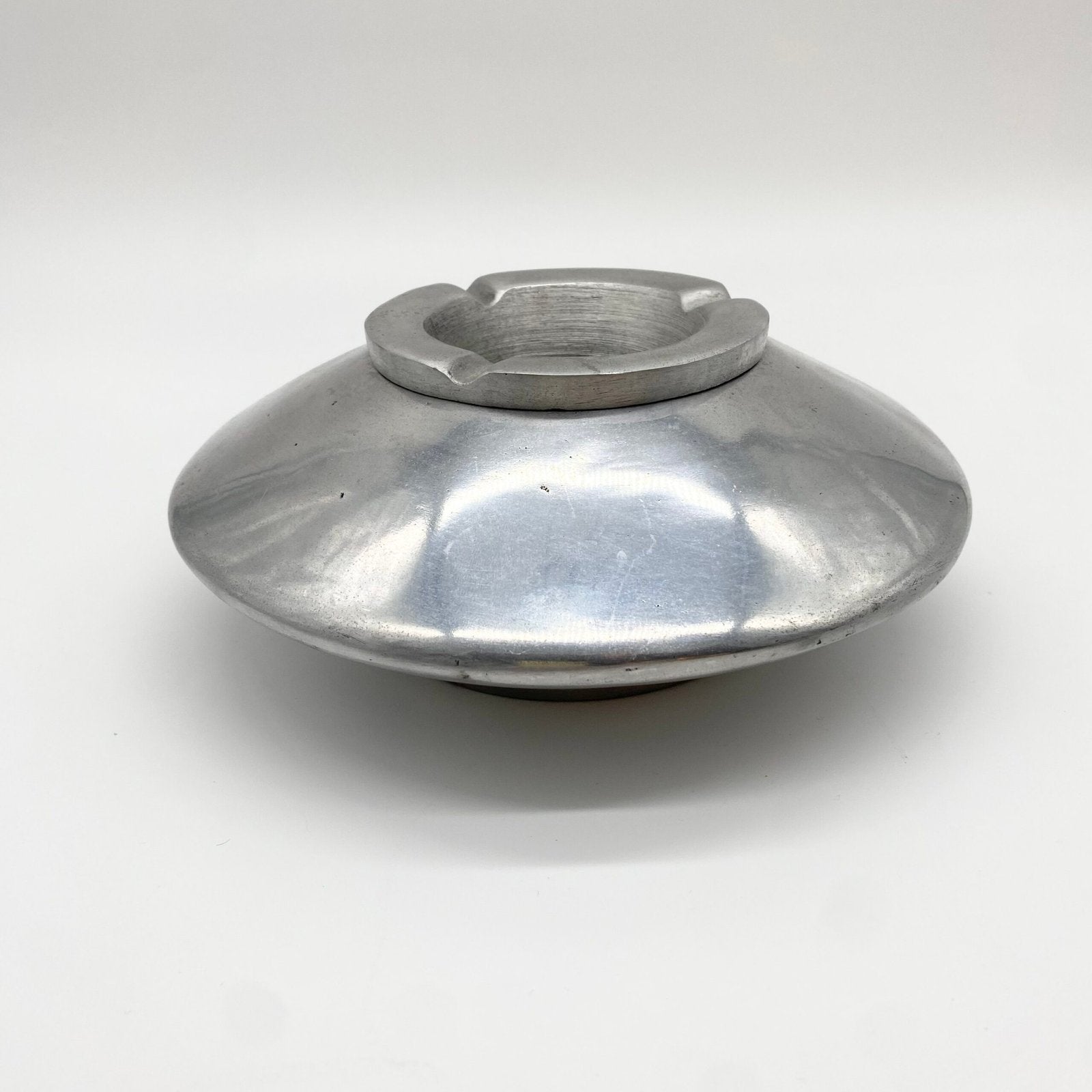 BIG CENDRIER "SPACE AGE" FONTE D’ALUMINIUM – 1980s
