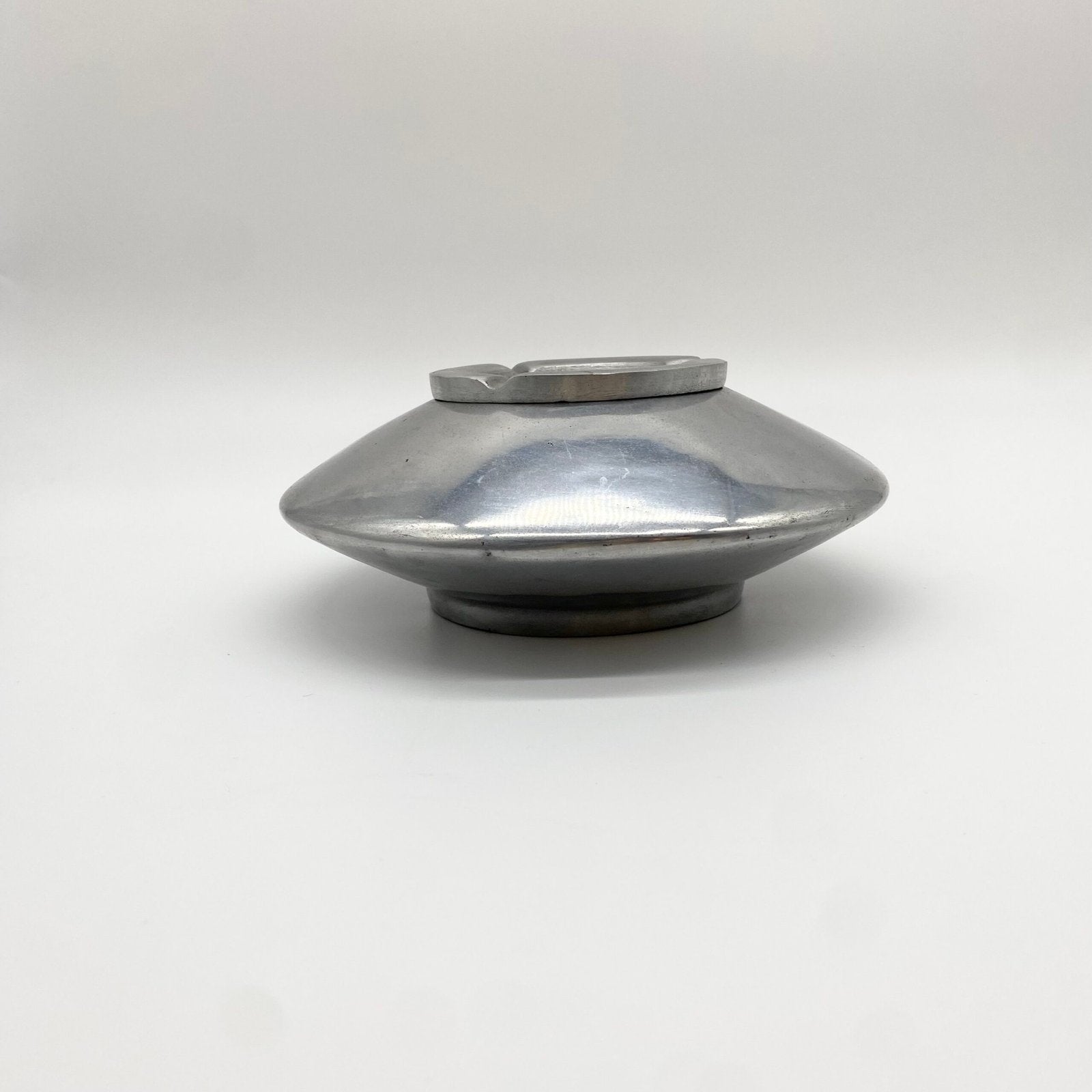 BIG CENDRIER "SPACE AGE" FONTE D’ALUMINIUM – 1980s
