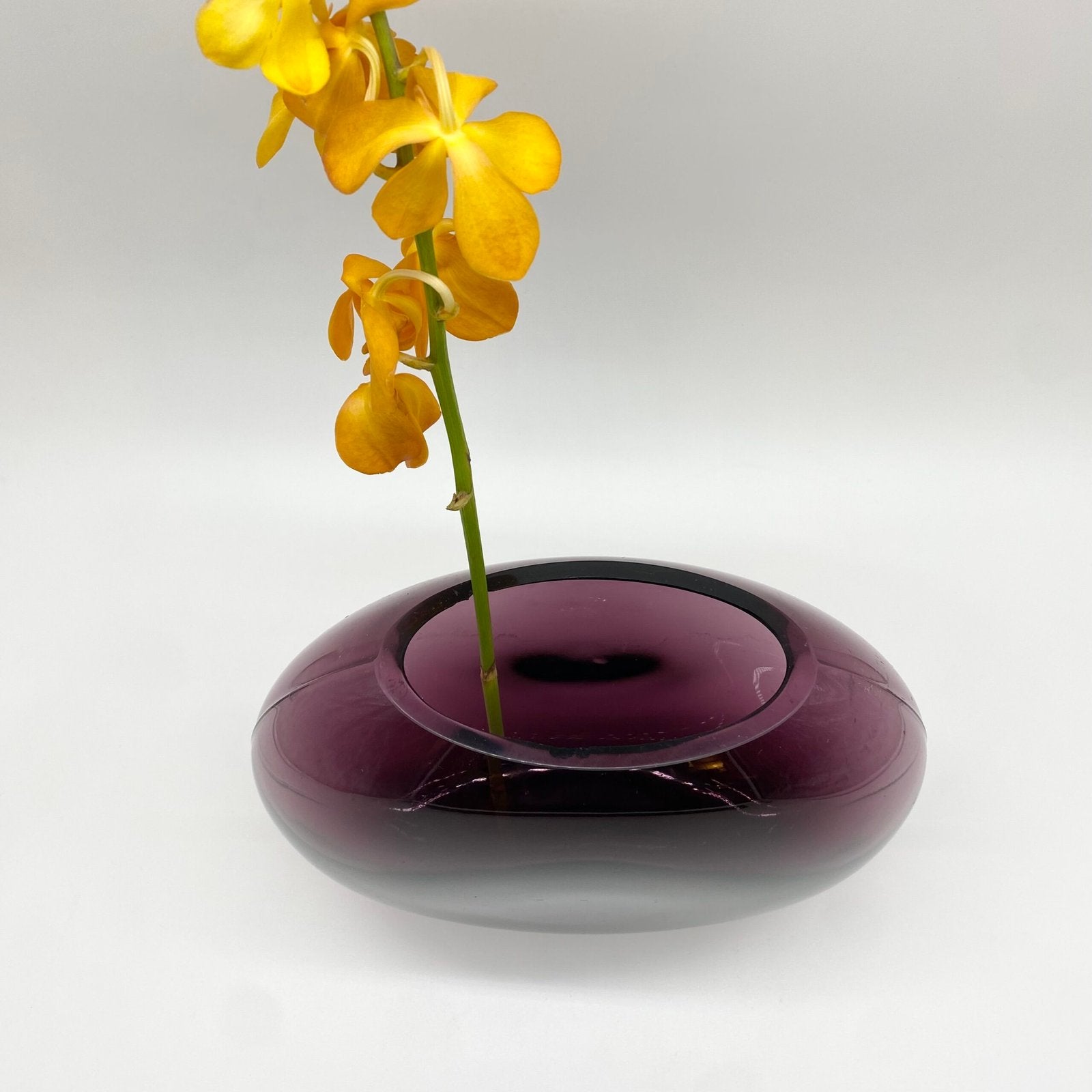 VASE "VIOLET SPHERE " VERRE  — 1980s
