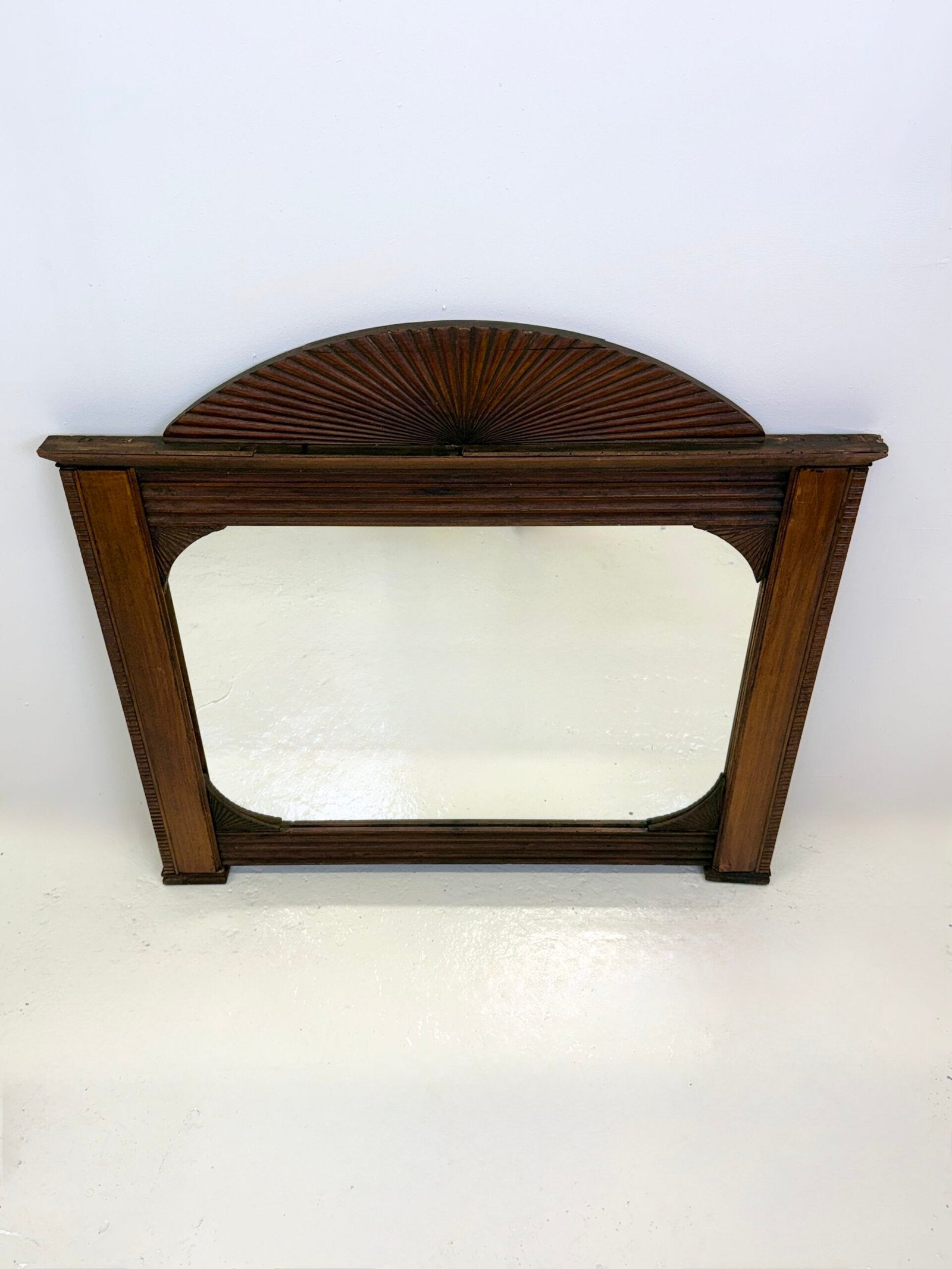 MIROIR ART DÉCO EN BOIS SCULPTÉ, 1930s