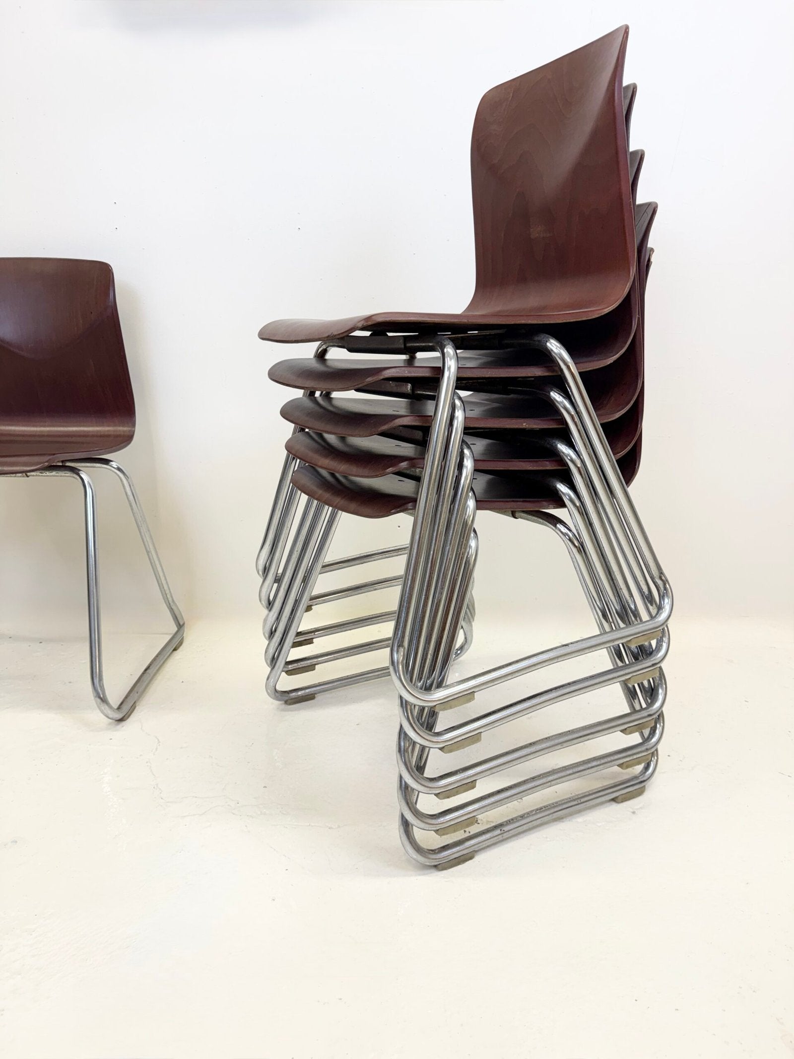 SUITE DE 6 CHAISES S22 — THUR-OP SEAT, 1970s