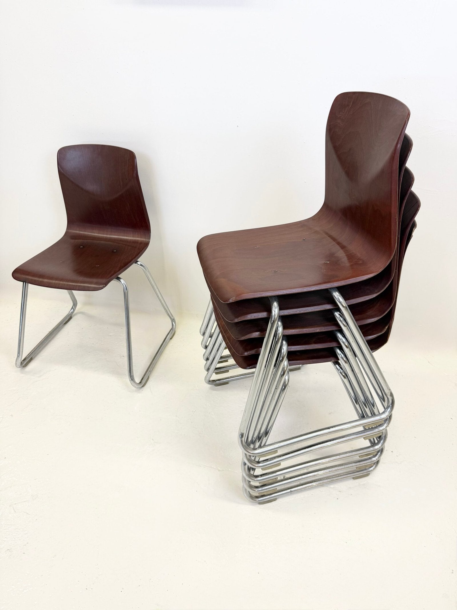 SUITE DE 6 CHAISES S22 — THUR-OP SEAT, 1970s
