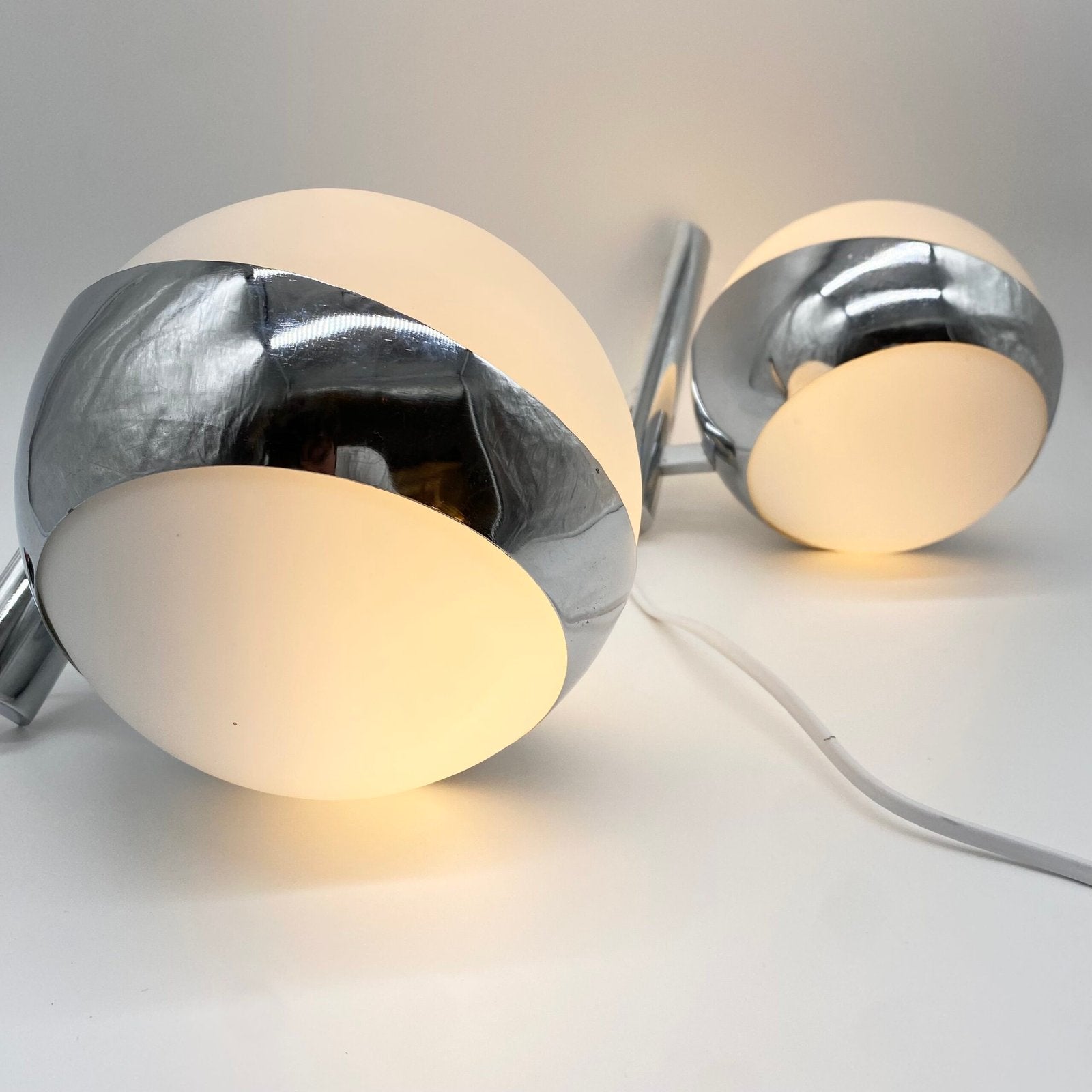 PAIRE D’APPLIQUES “SATELLITE” PAR LAMPERTI – ITALY, 1970s