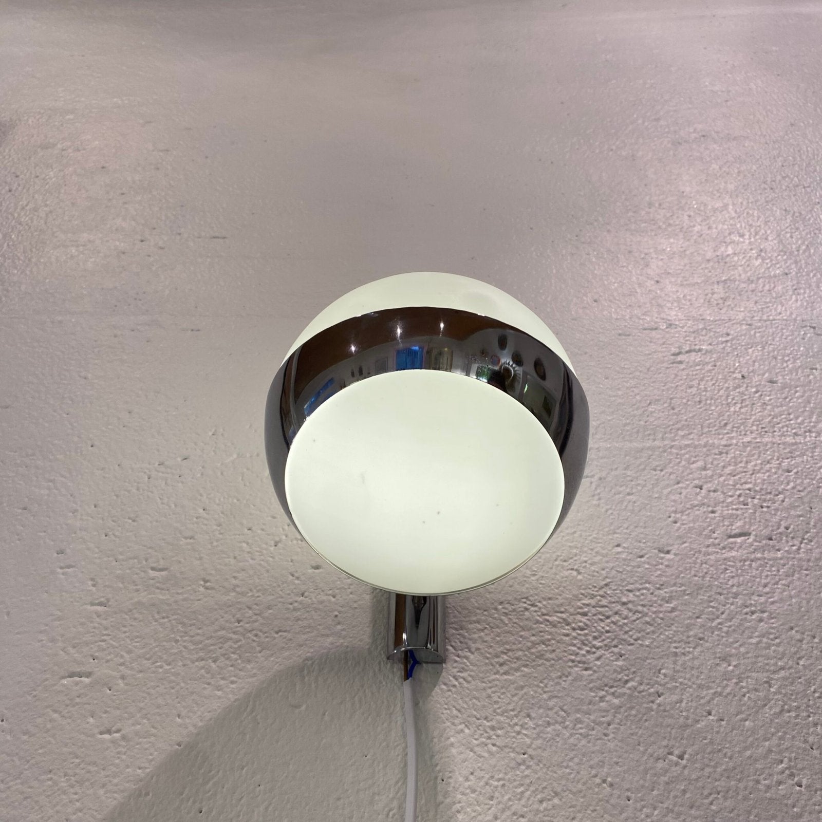 PAIRE D’APPLIQUES “SATELLITE” PAR LAMPERTI – ITALY, 1970s