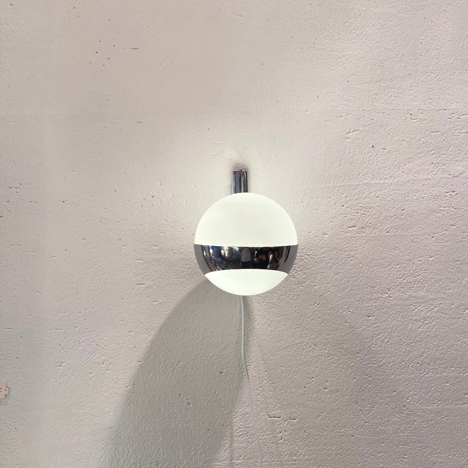 PAIRE D’APPLIQUES “SATELLITE” PAR LAMPERTI – ITALY, 1970s