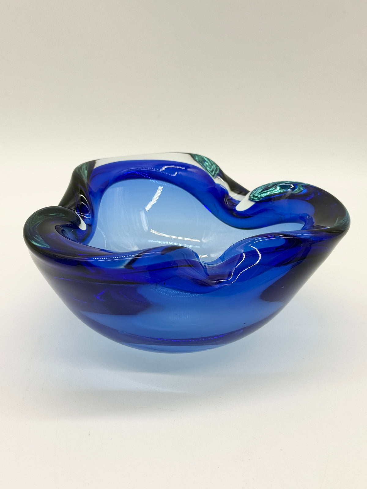 Grand cendrier "Azur" en verre Murano, Italie 1960s
