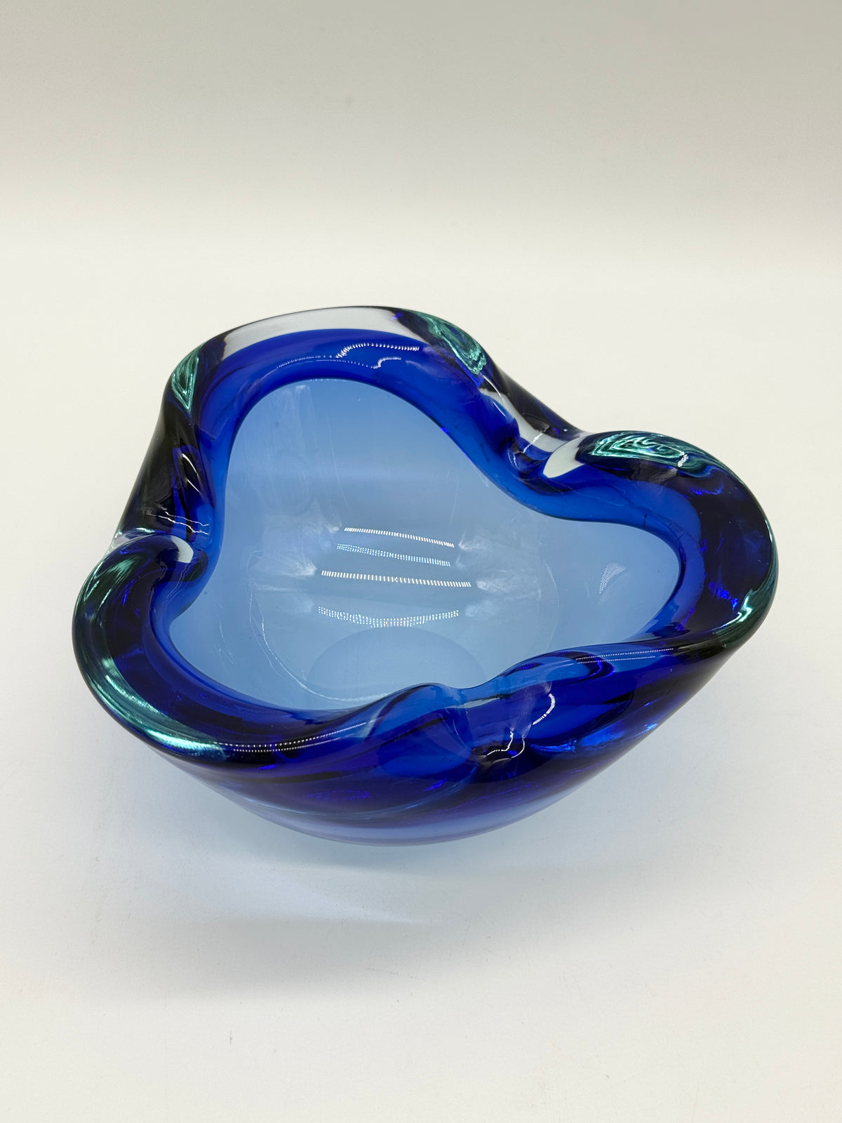Grand cendrier "Azur" en verre Murano, Italie 1960s