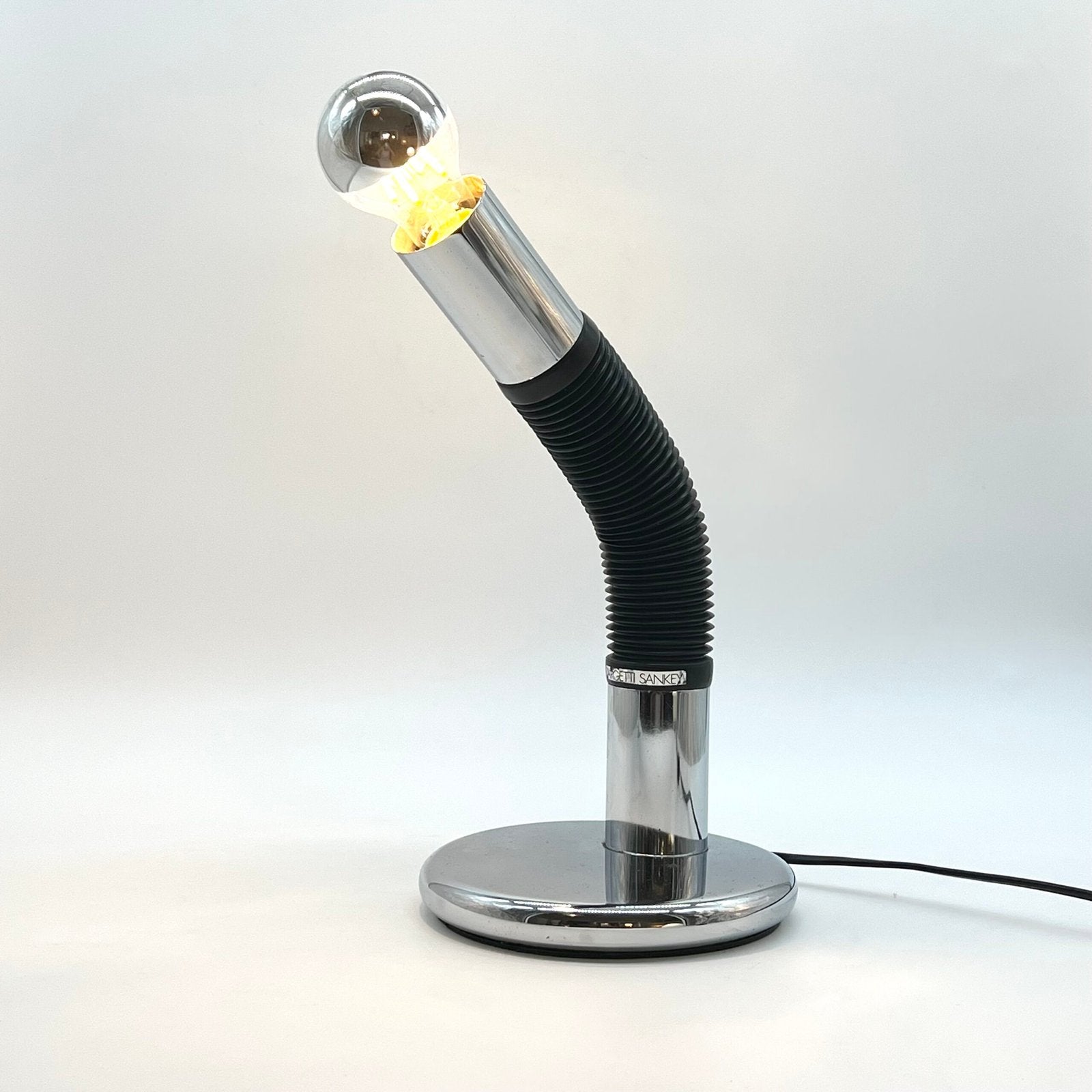 LAMPE "ELBOW" PAR E.BELLINI POUR TARGETTI SANKEY, 1970s. ITALY