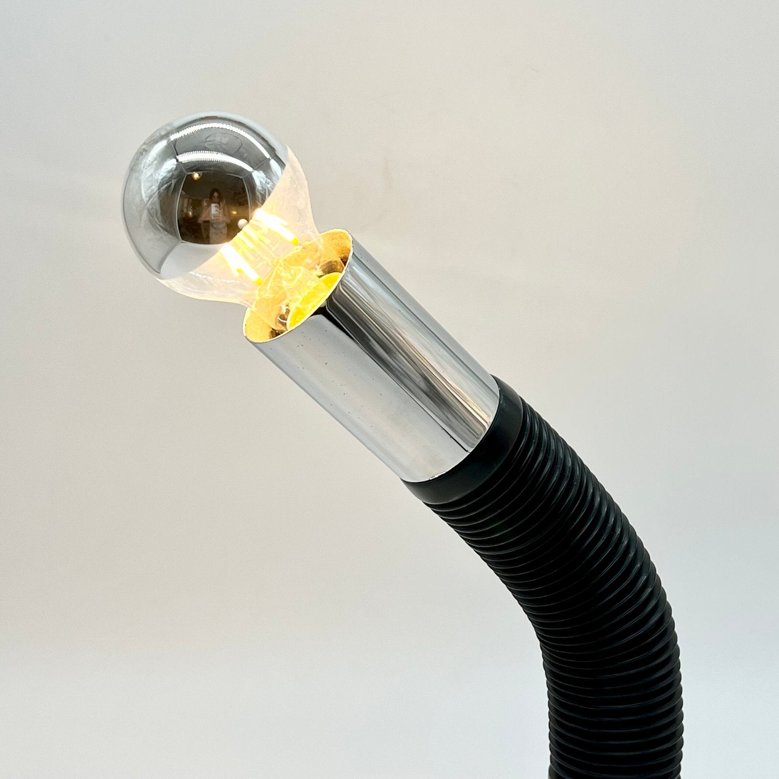 LAMPE "ELBOW" PAR E.BELLINI POUR TARGETTI SANKEY, 1970s. ITALY