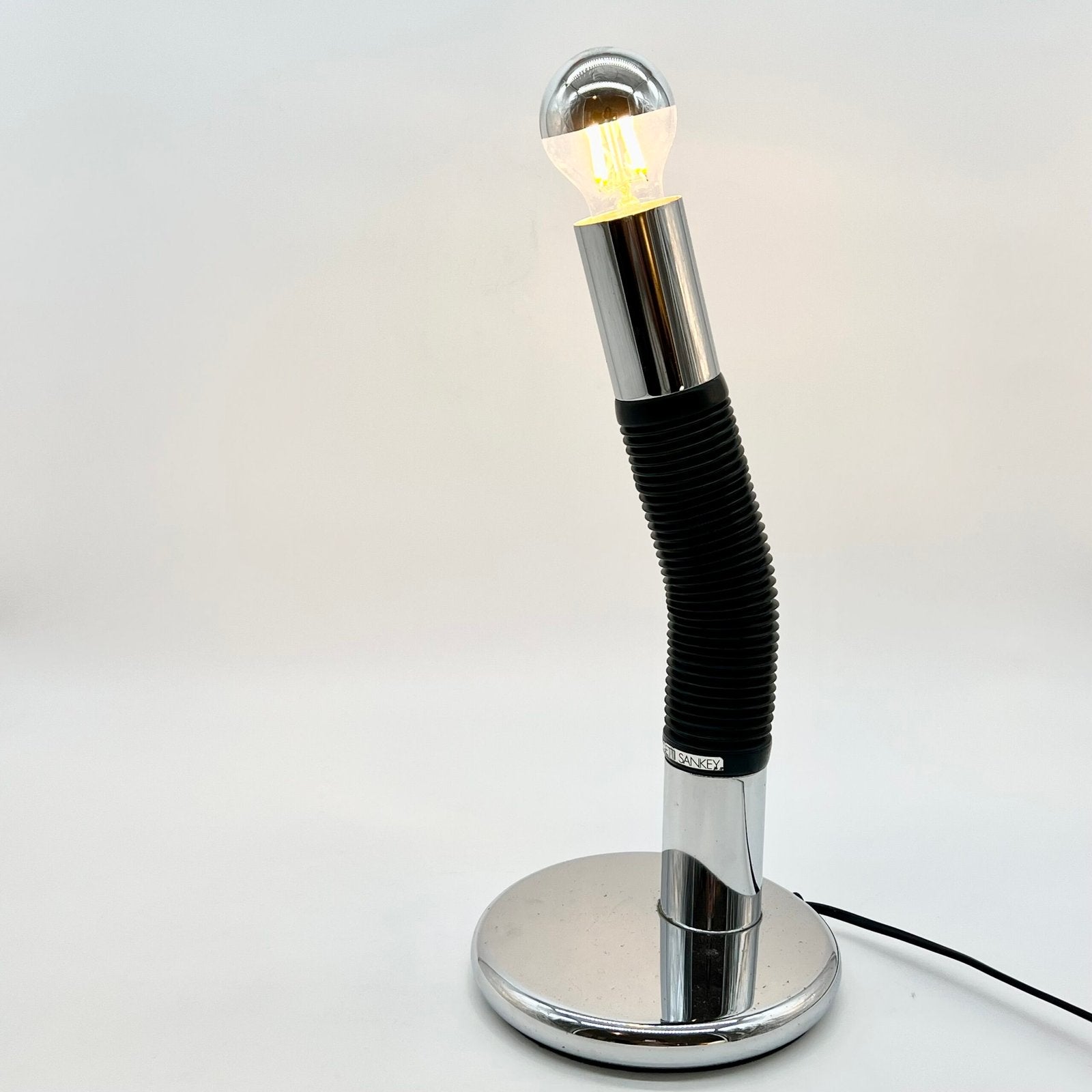 LAMPE "ELBOW" PAR E.BELLINI POUR TARGETTI SANKEY, 1970s. ITALY