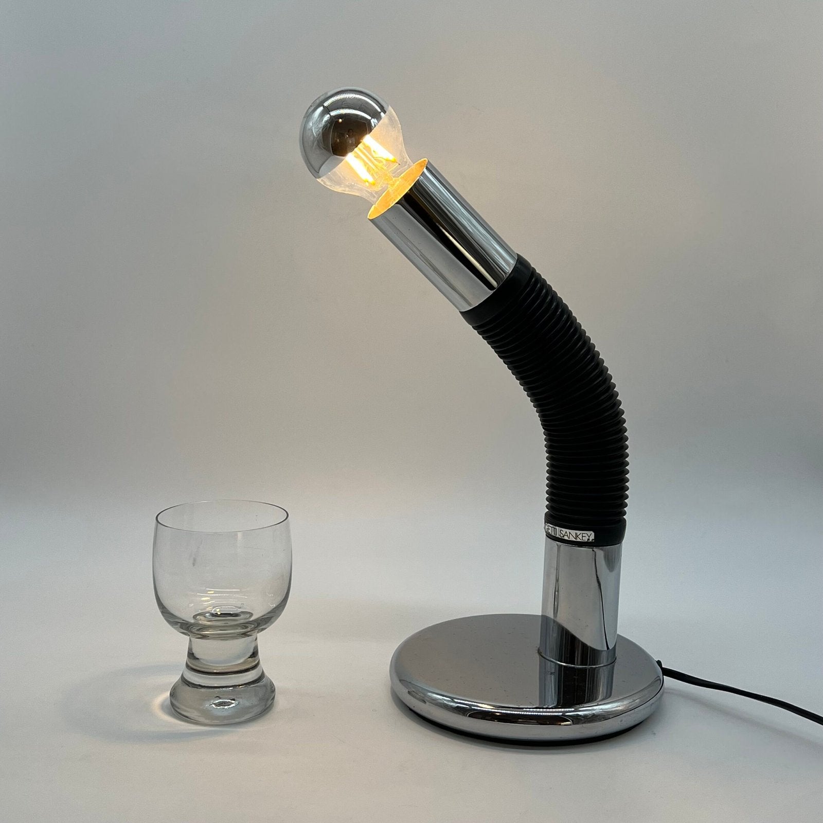 LAMPE "ELBOW" PAR E.BELLINI POUR TARGETTI SANKEY, 1970s. ITALY