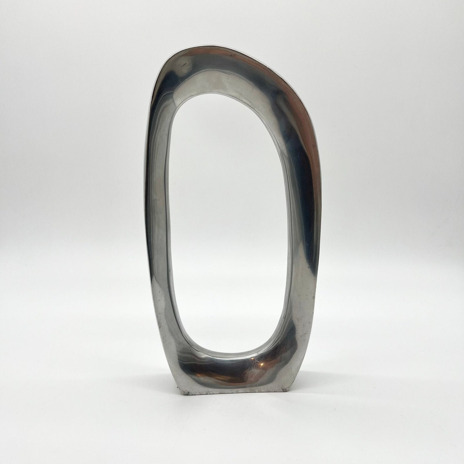 VASE SCULPTURAL FONTE D’ALUMINIUM, 1980s