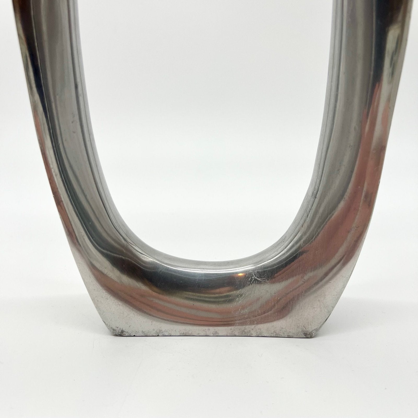 VASE SCULPTURAL FONTE D’ALUMINIUM, 1980s