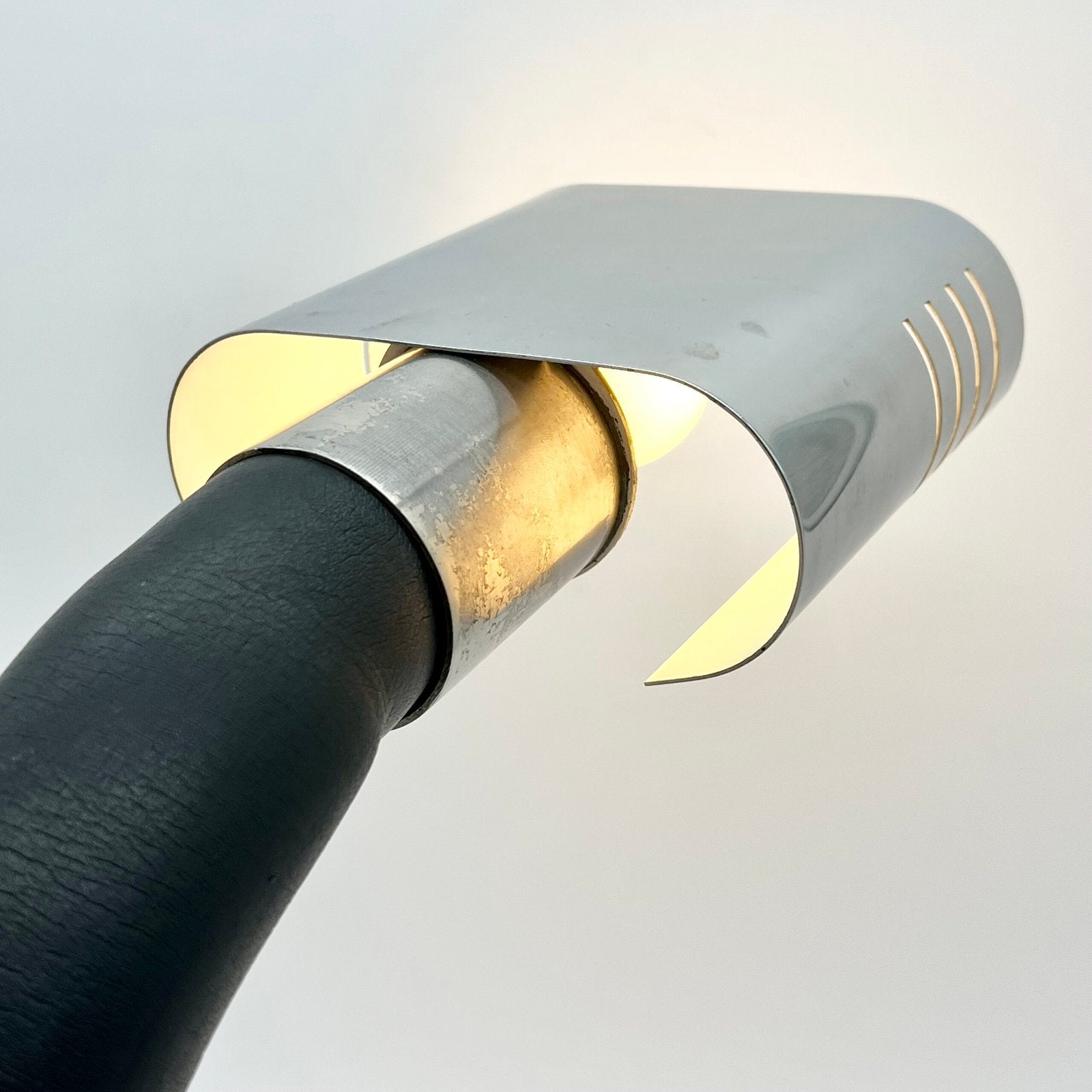 LAMPE TARGETTI CHROME ET NOIR, 1970s. ITALY