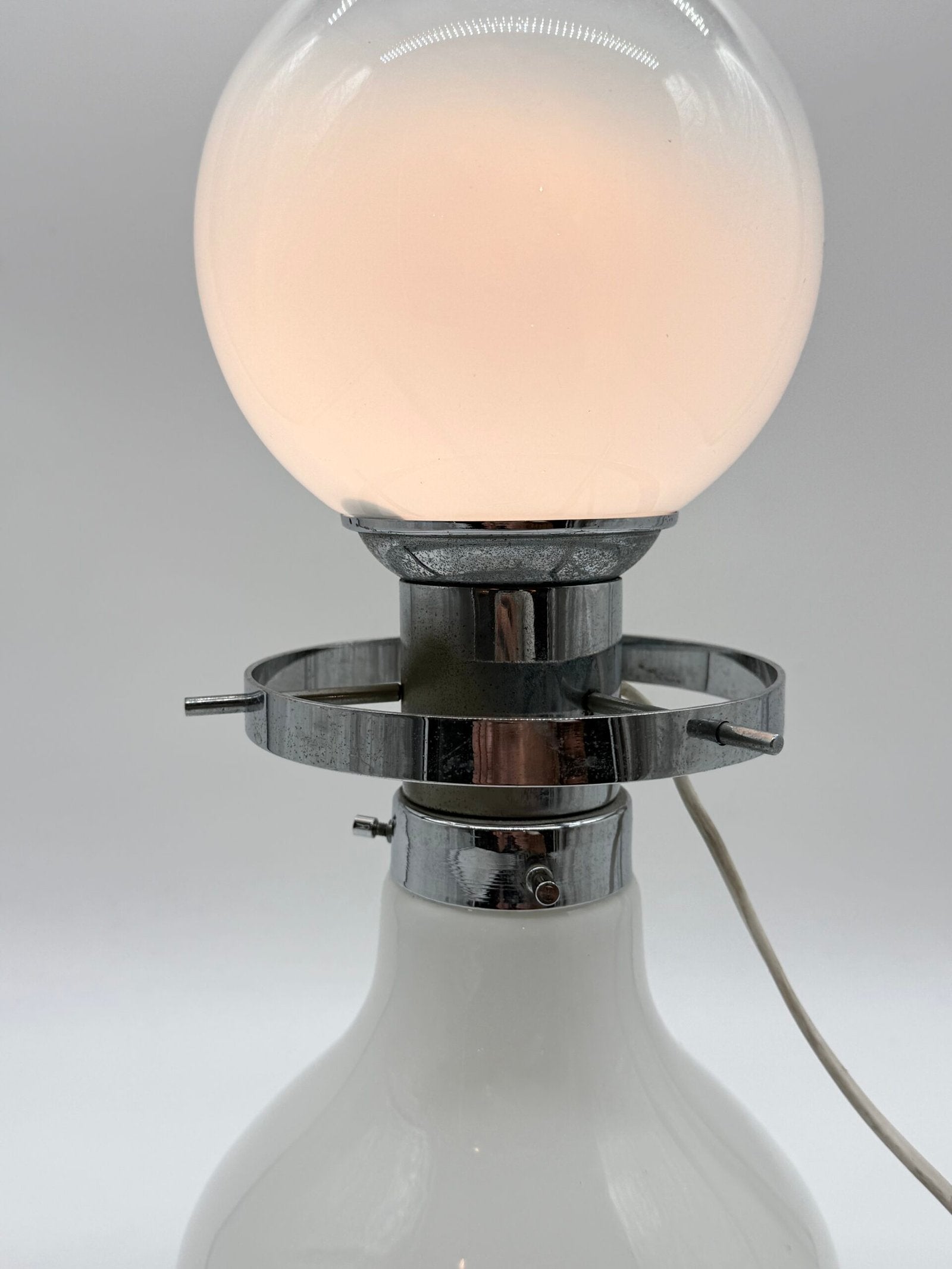 LAMPE DE TABLE "SPACE AGE" CHROME, ITALY 1970S