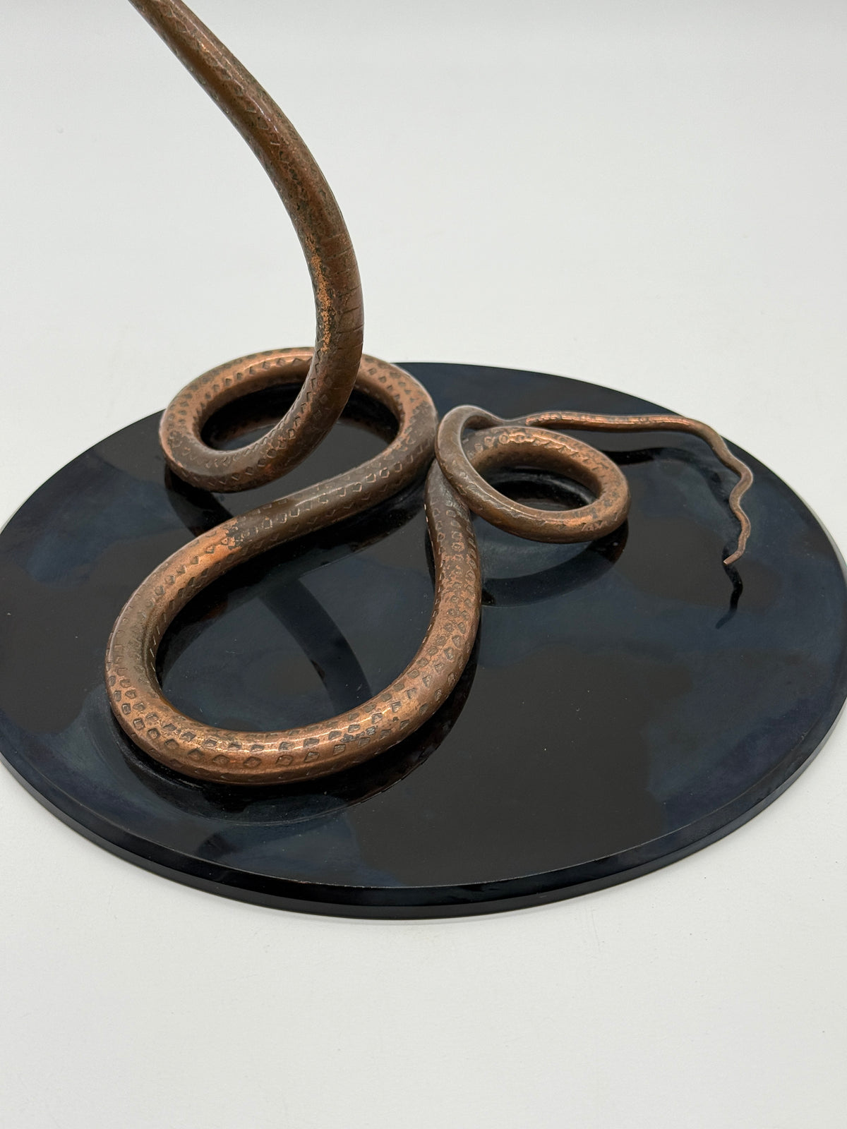 Serpent sculptural en bronze , Italie 1960s