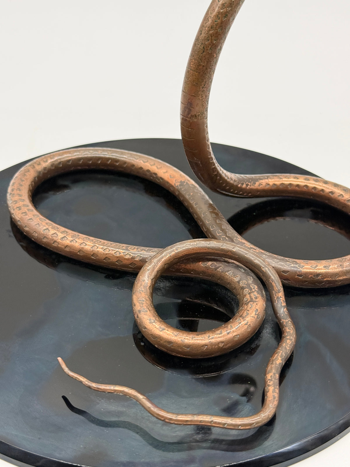 Serpent sculptural en bronze , Italie 1960s