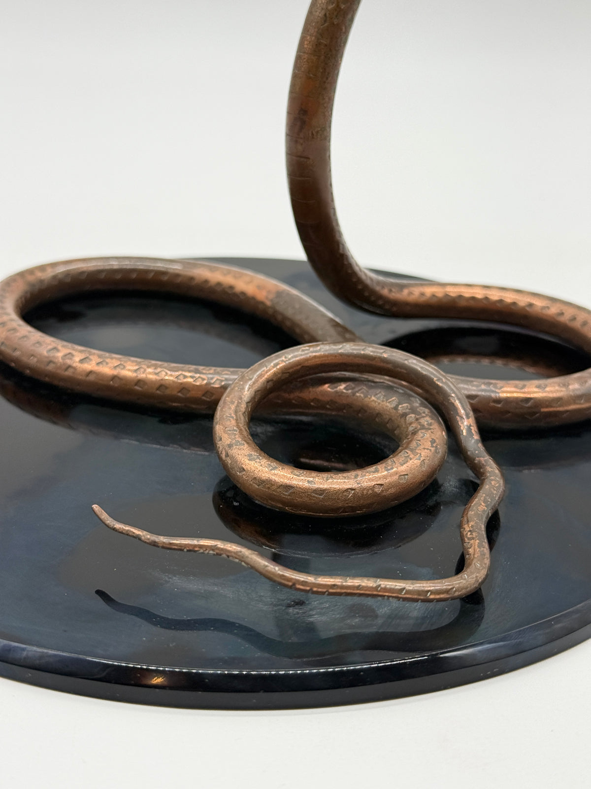 Serpent sculptural en bronze , Italie 1960s