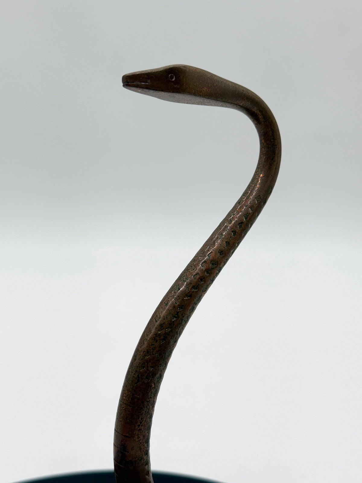 Serpent sculptural en bronze , Italie 1960s