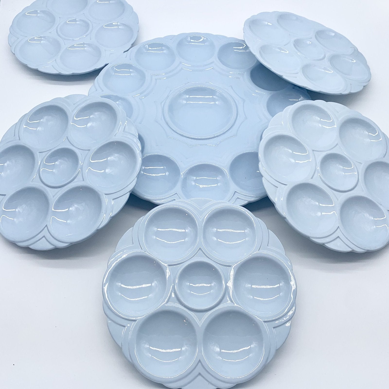 SET ASSIETTES ET PLAT EN CÉRAMIQUE "SARREGUEMINES" 1930s