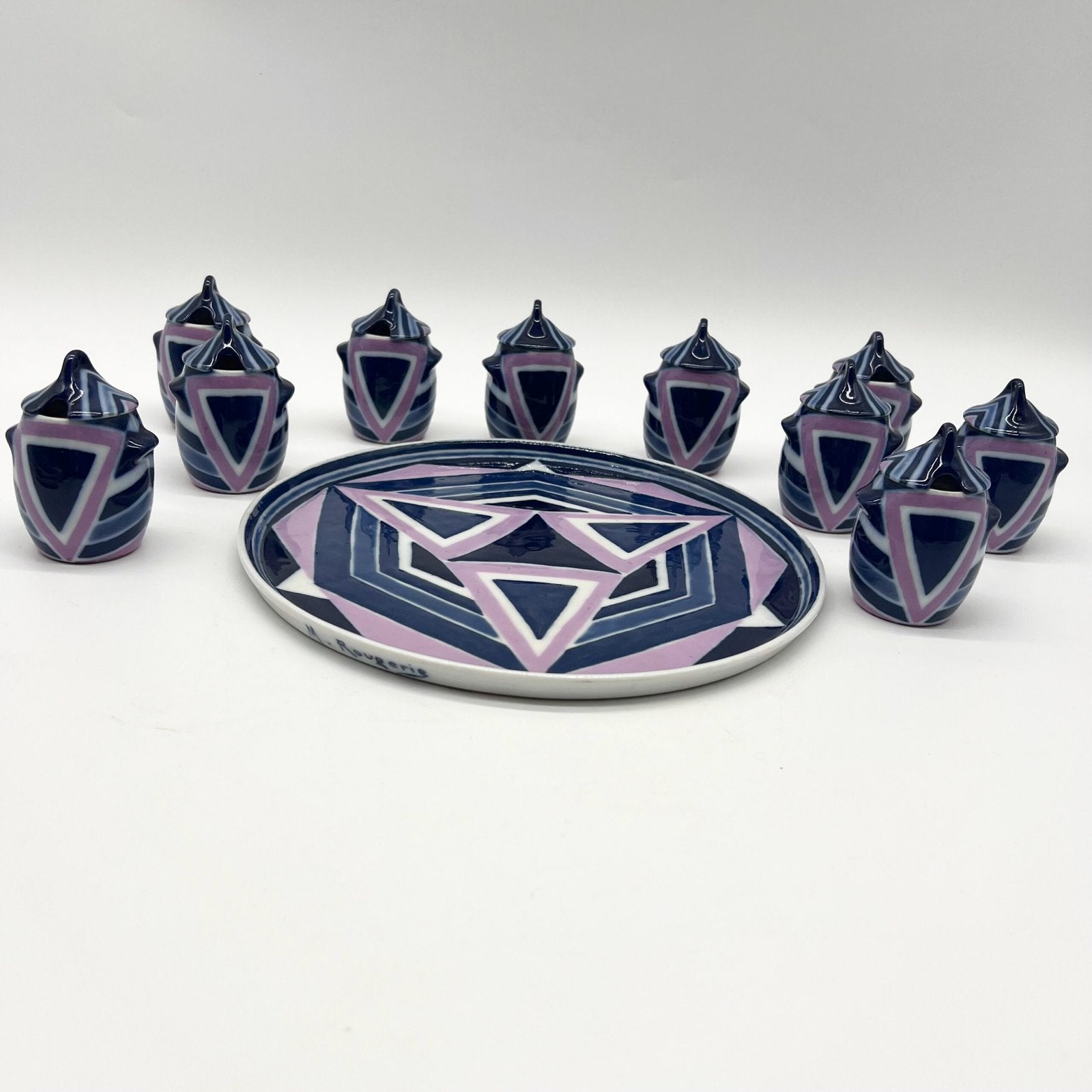 SERVICE A CRÈME PORCELAINE ÉMAILLÉE, MARGUERITE ROUGERIE, 1930