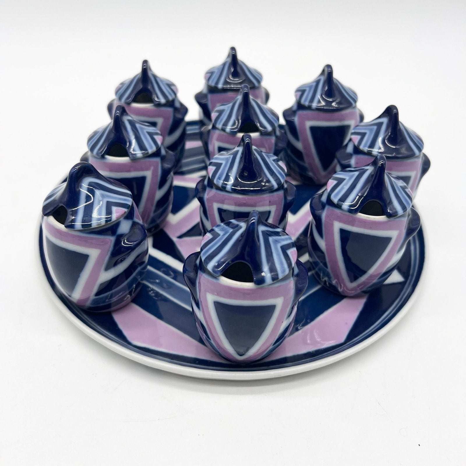 SERVICE A CRÈME PORCELAINE ÉMAILLÉE, MARGUERITE ROUGERIE, 1930