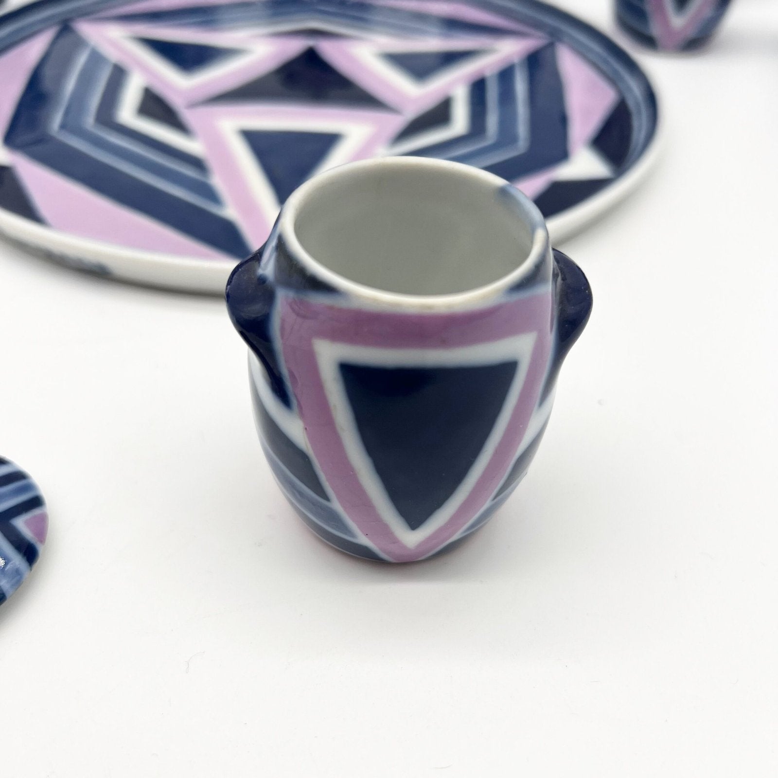 SERVICE A CRÈME PORCELAINE ÉMAILLÉE, MARGUERITE ROUGERIE, 1930