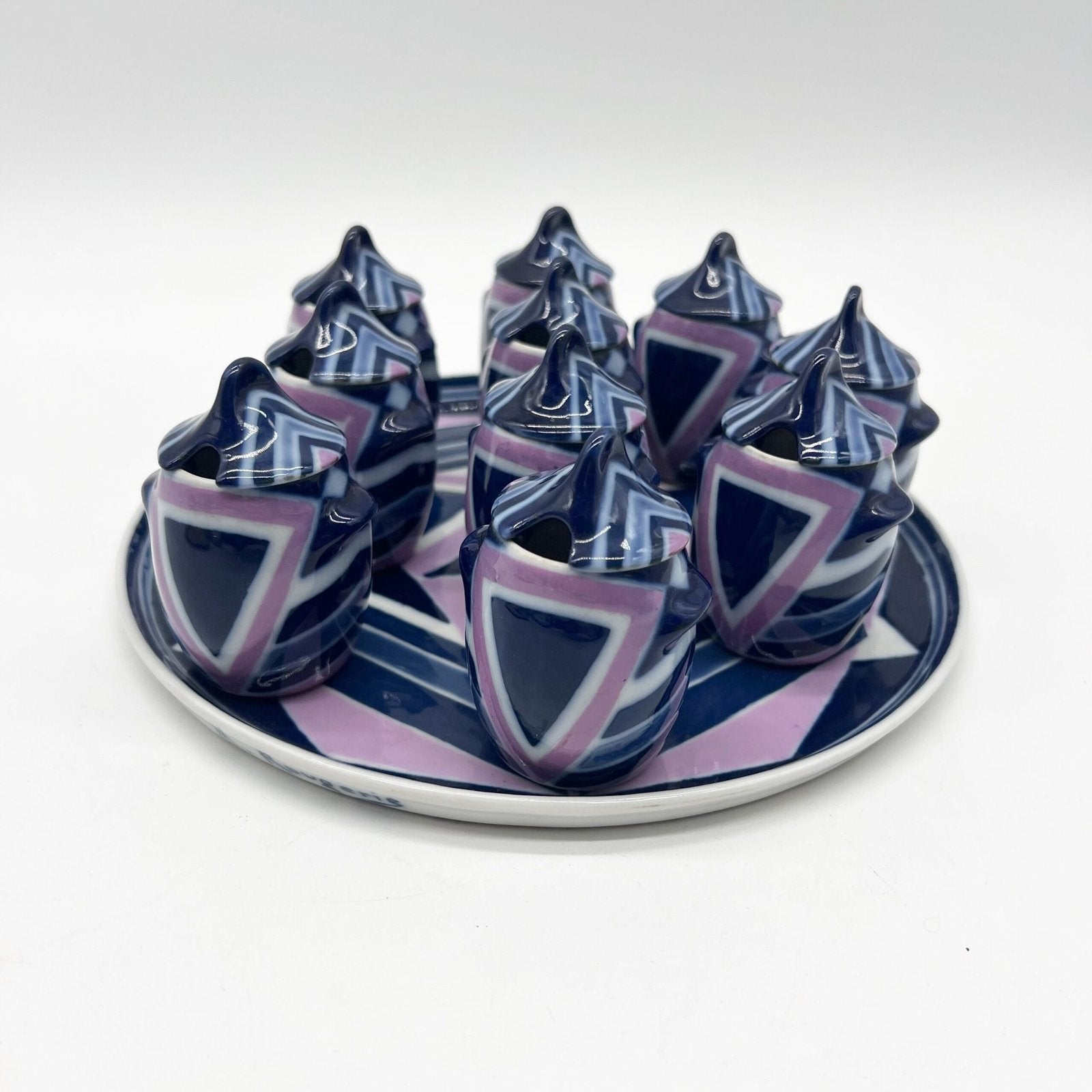 SERVICE A CRÈME PORCELAINE ÉMAILLÉE, MARGUERITE ROUGERIE, 1930