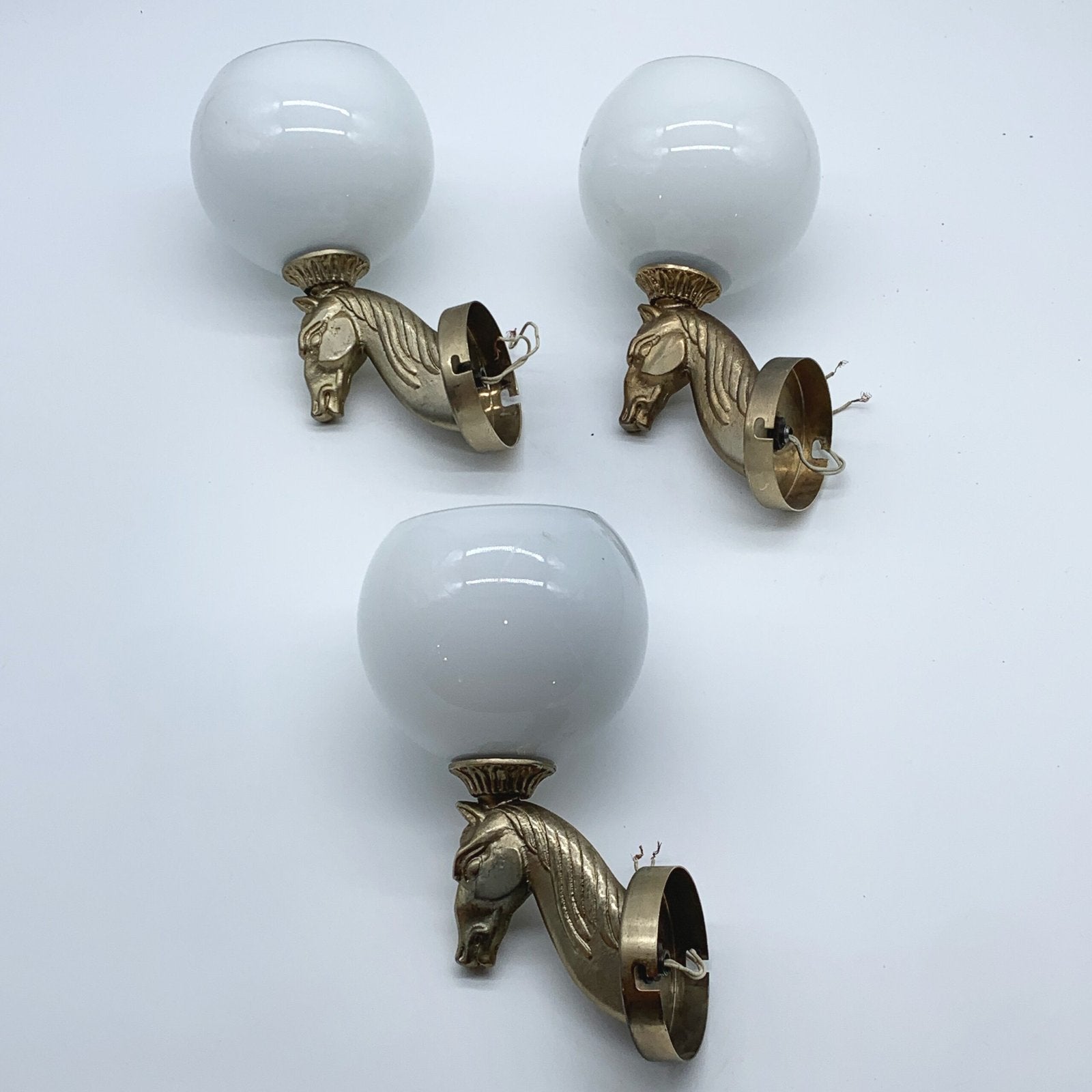 TRIO D'APPLIQUES À CHEVAL "HOLLYWOOD REGENCY" EN LAITON, 1950s