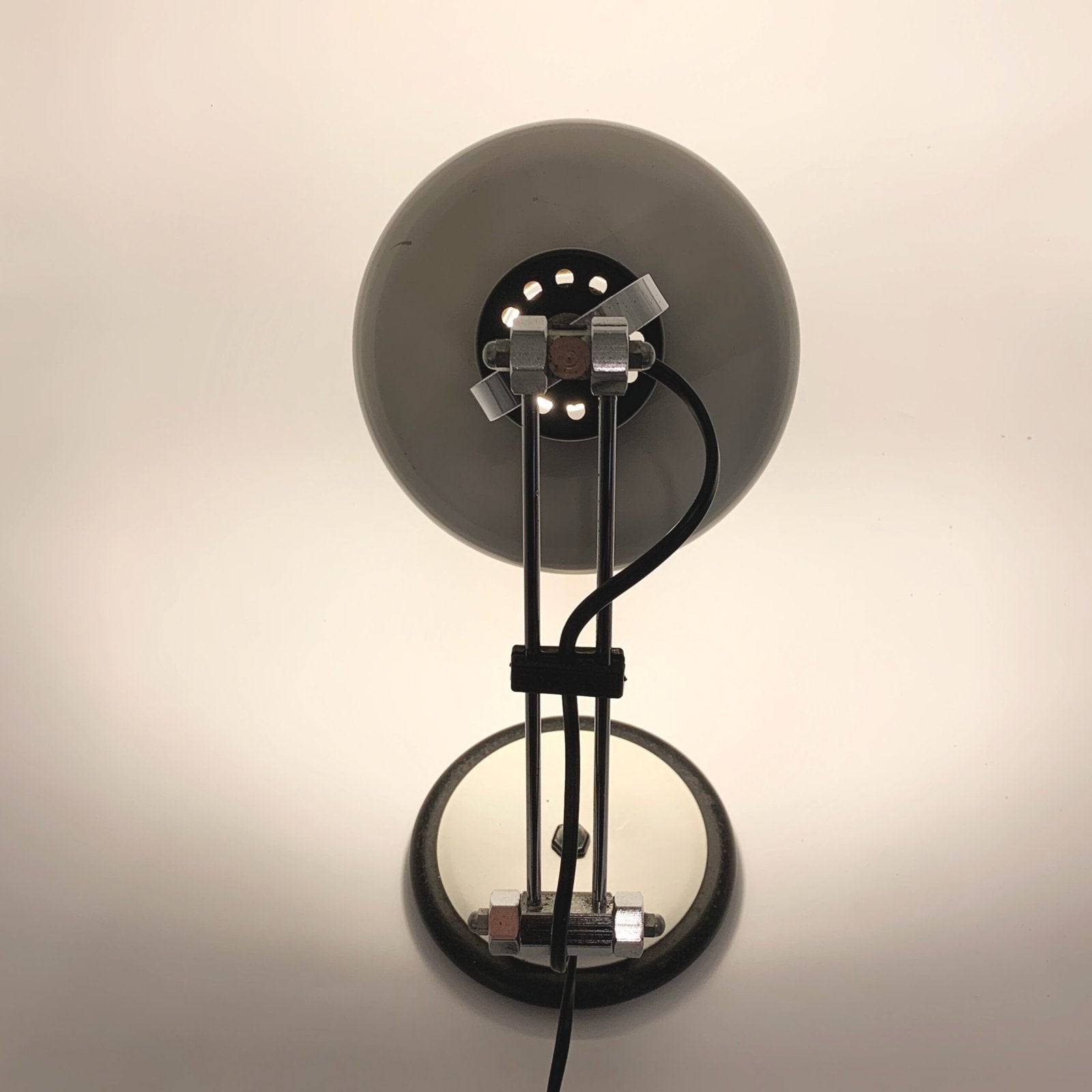 LAMPE DE BUREAU INDUSTRIEL BLANCHE ET CHROME, 1970