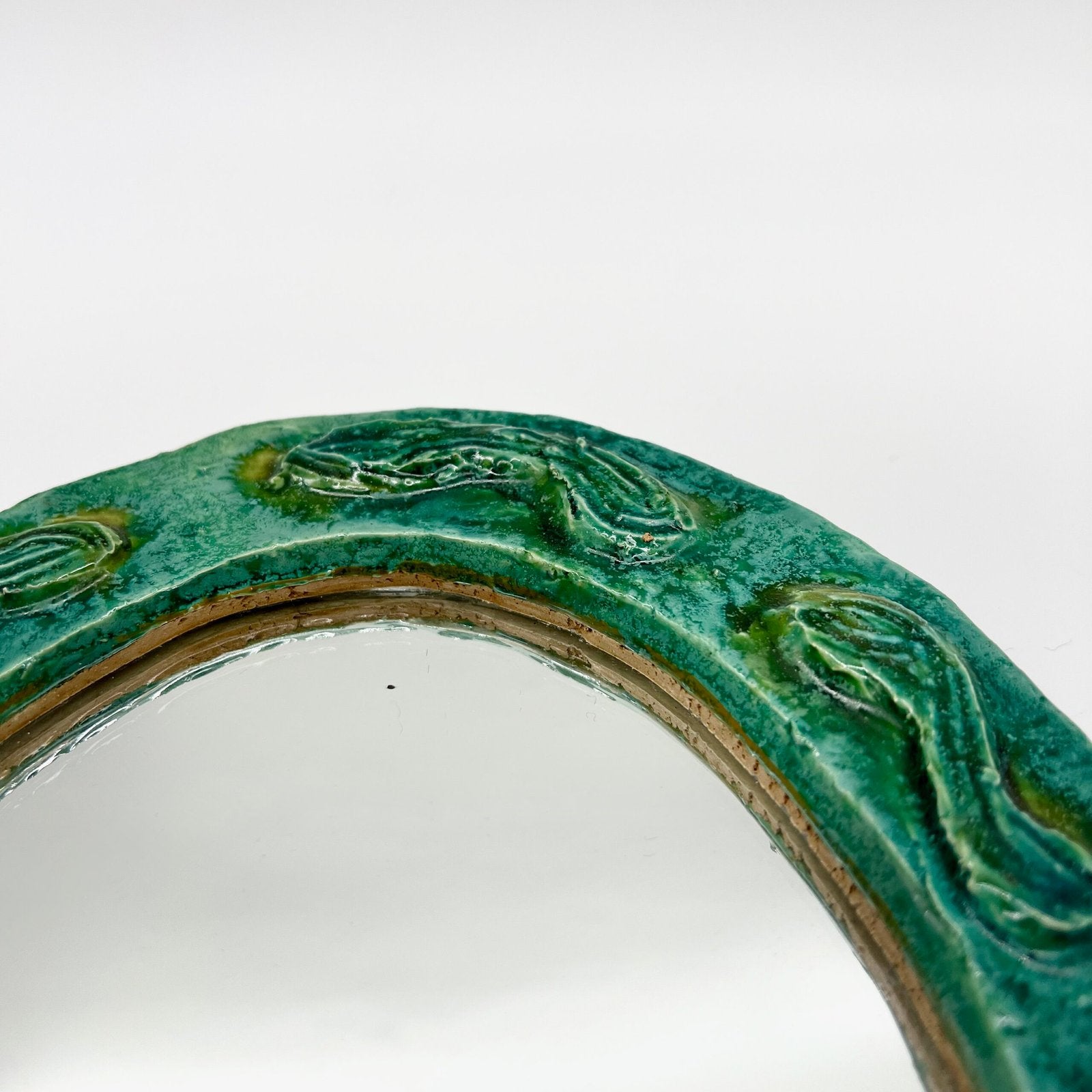 MIROIR OVALE "CORNICHON" / CÉRAMIQUE ÉMAILLÉE – 1960s