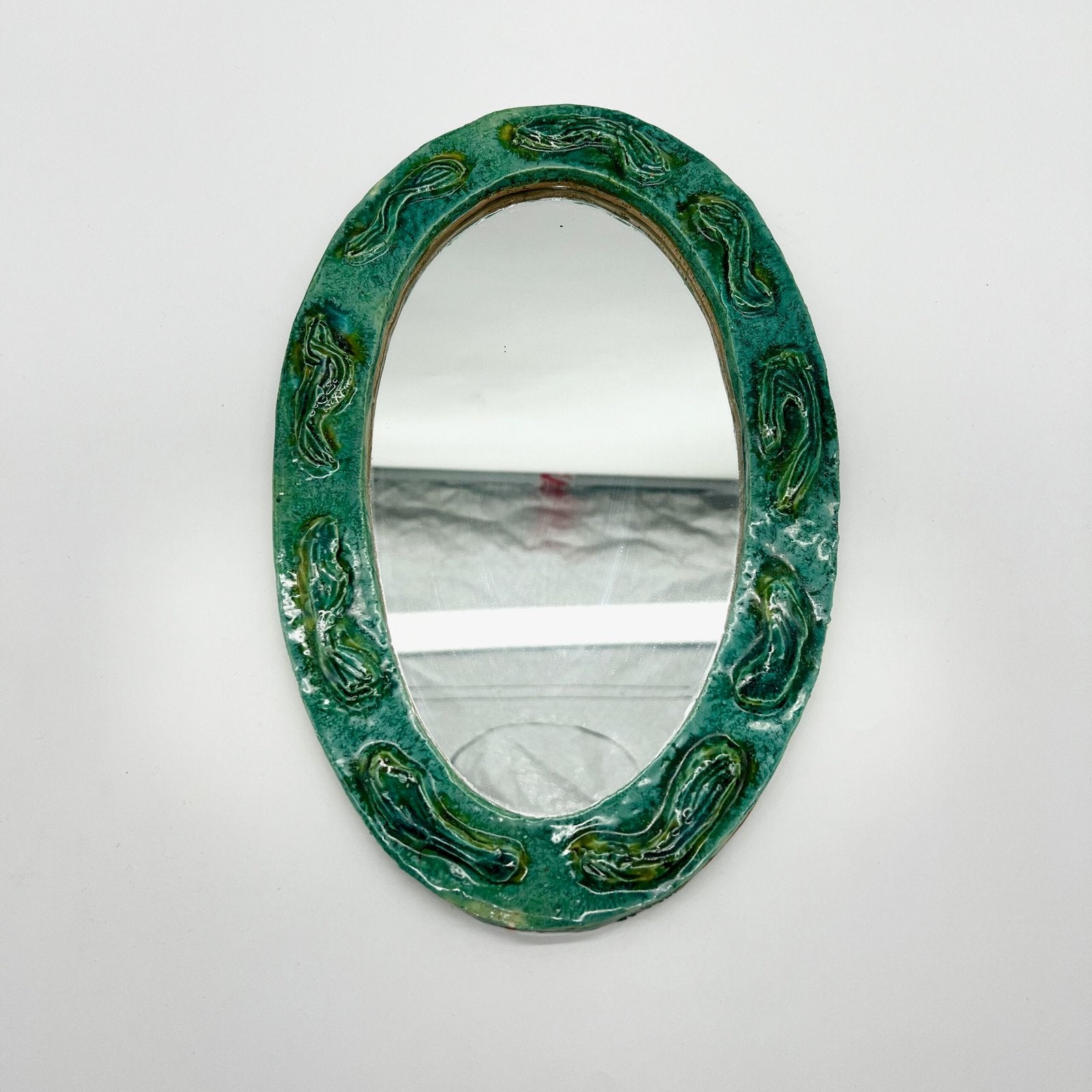 MIROIR OVALE "CORNICHON" / CÉRAMIQUE ÉMAILLÉE – 1960s