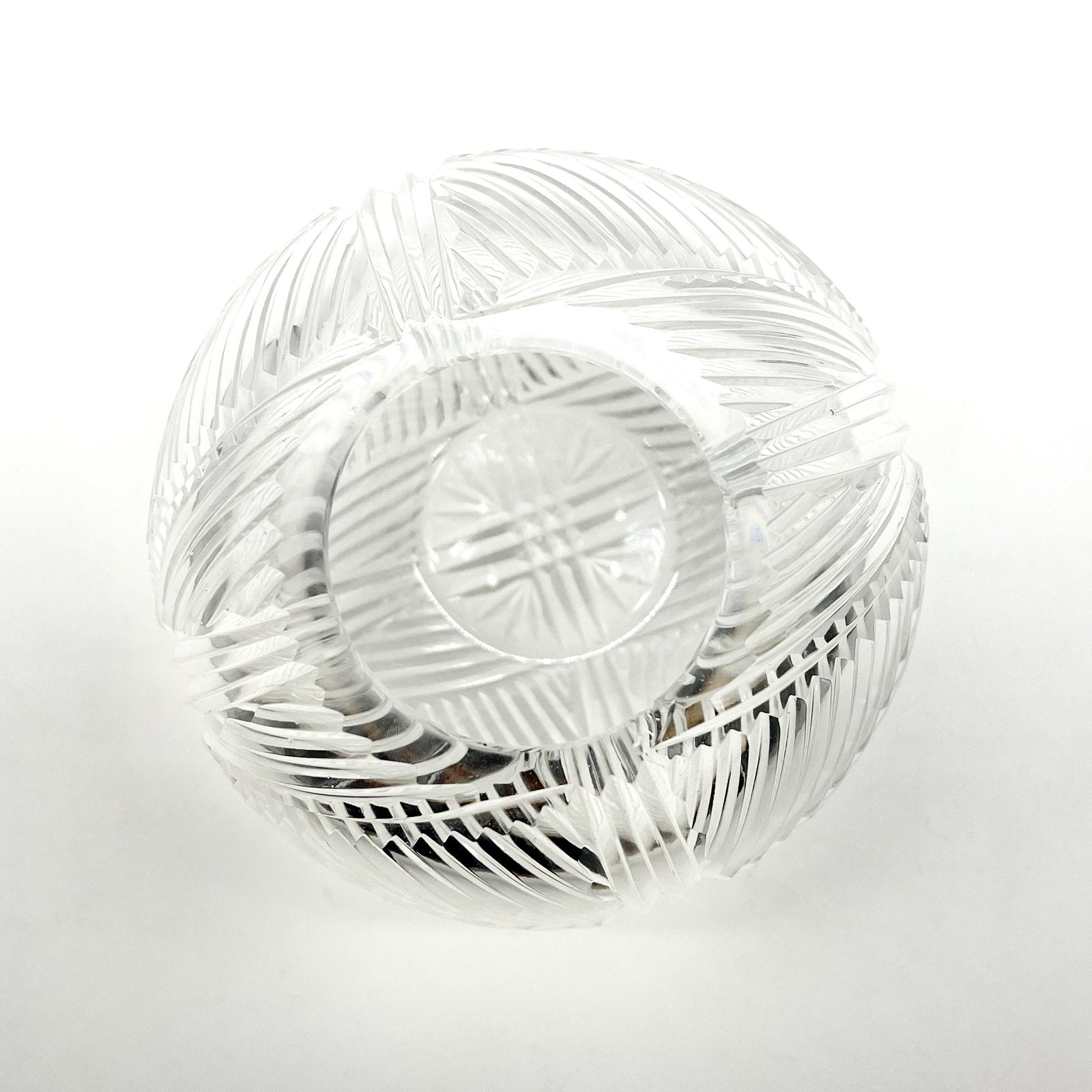 VASE BOULE EN VERRE SCULPTE, ART NOUVEAU