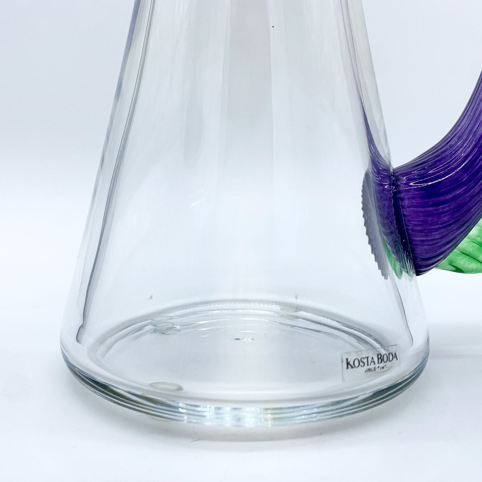 PICHET “FENIX” EN VERRE PAR KJELL ENGMAN POUR KOSTA BODA – SUÈDE, 1992