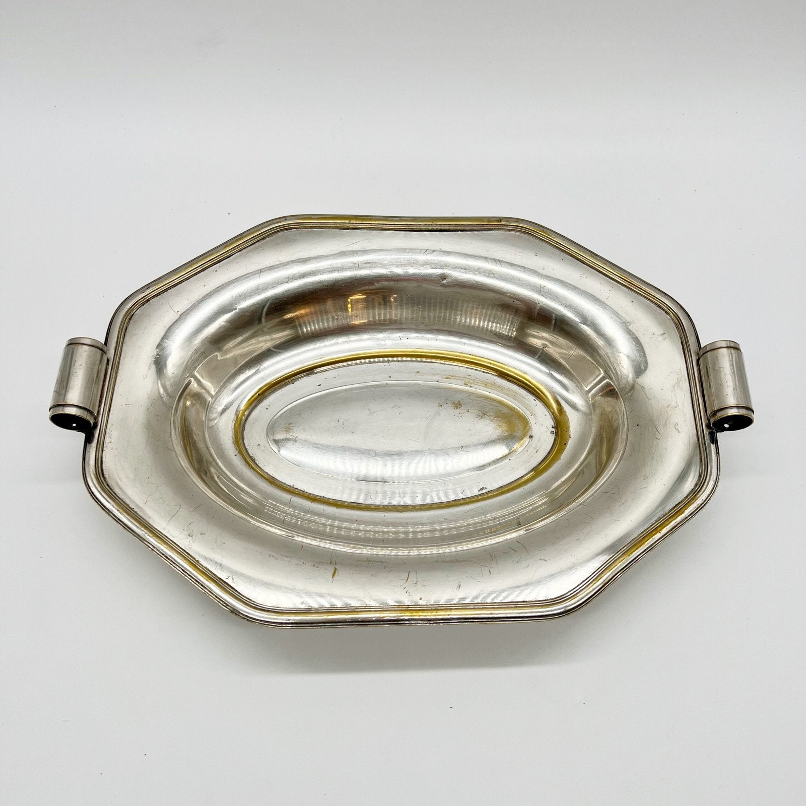 PLAT OVALE EN MÉTAL ARGENTÉ, 1940s