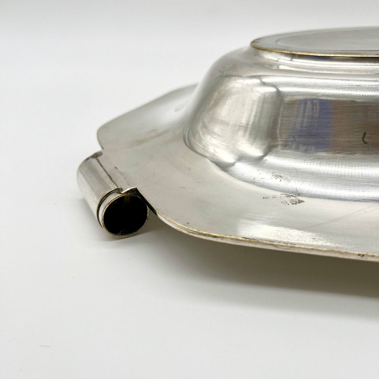 PLAT OVALE EN MÉTAL ARGENTÉ, 1940s