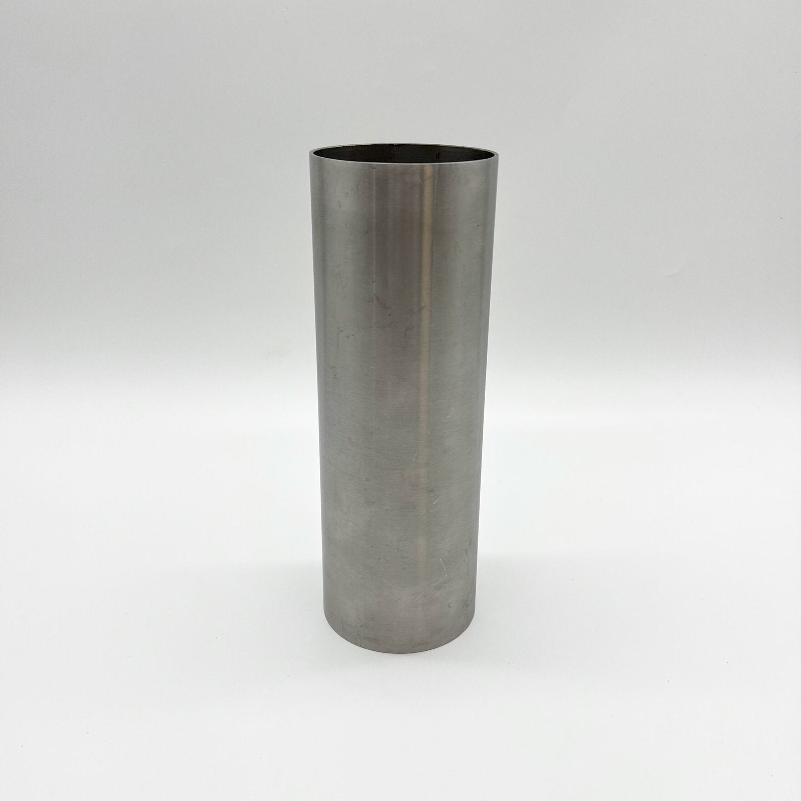 VASE ROULEAU / PIQUE-FLEURS INTÉGRÉ – ALUMINIUM BROSSÉ, 1970s