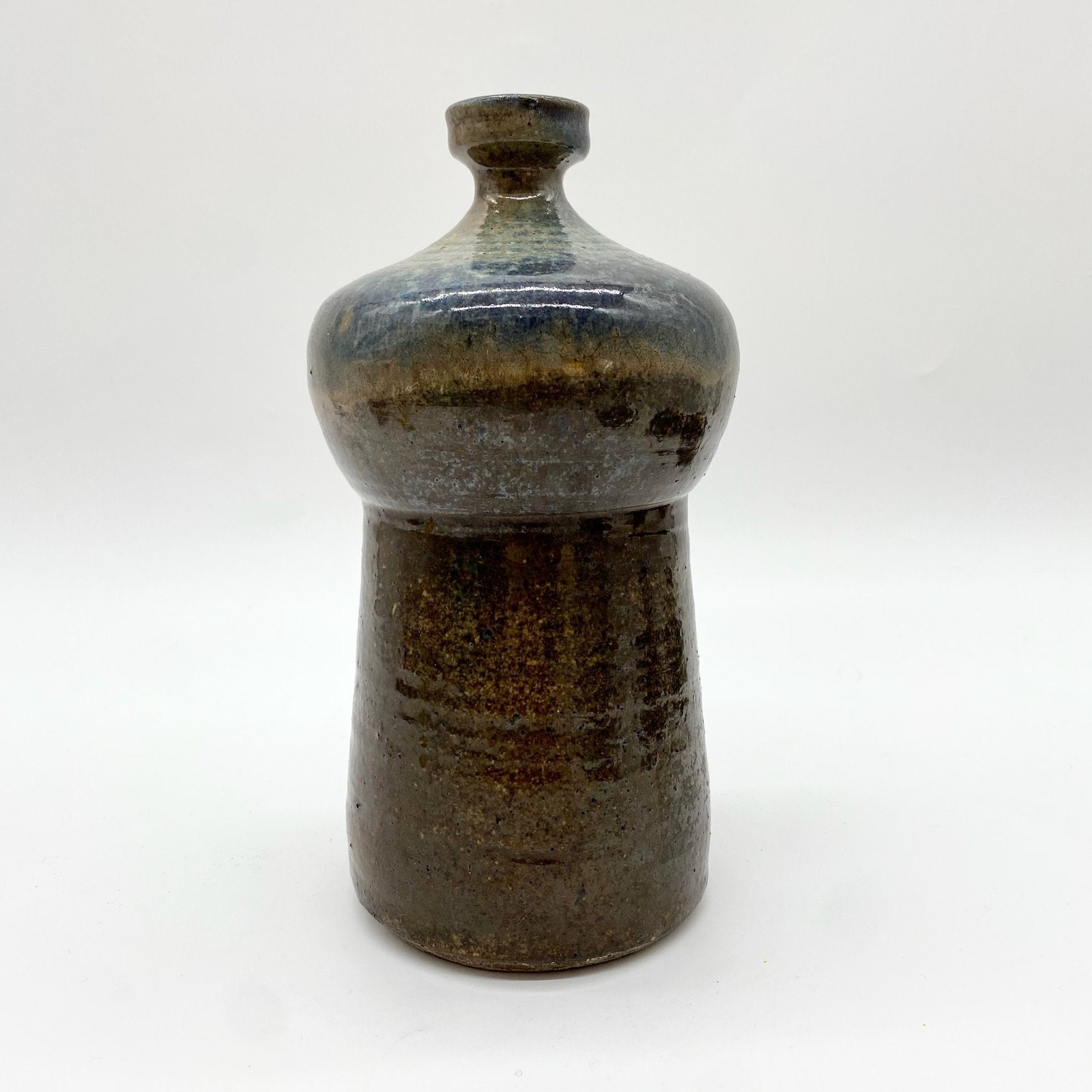 VASE EN GRÈS ÉMAILLÉ — FORME SCULPTURALE, 1950s