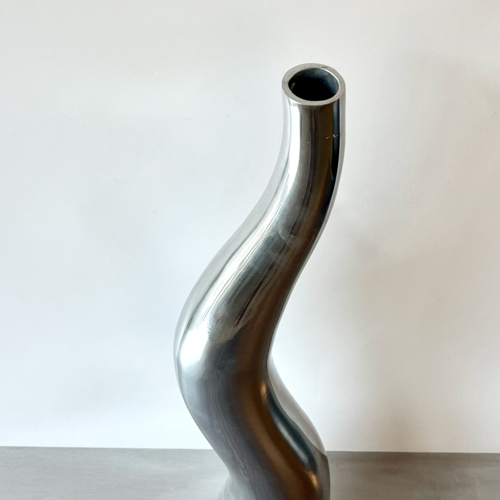 VASE "TENTACULE" XXL / FONTE D’ALUMINIUM – 1980s