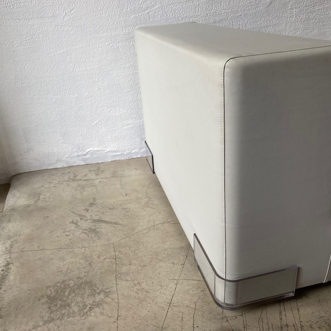 Chauffeuse grise modulables modèle Plastics par Piero Lissoni pour Kartell