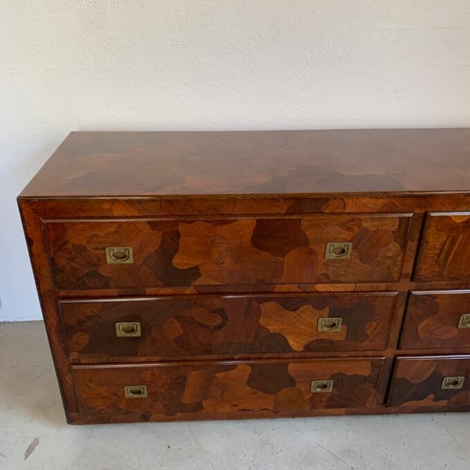 Commode American of Martinsville en bois d’olivier, milieu XXème