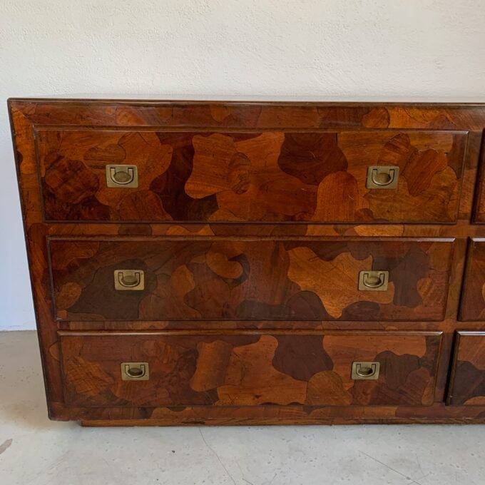 Commode American of Martinsville en bois d’olivier, milieu XXème