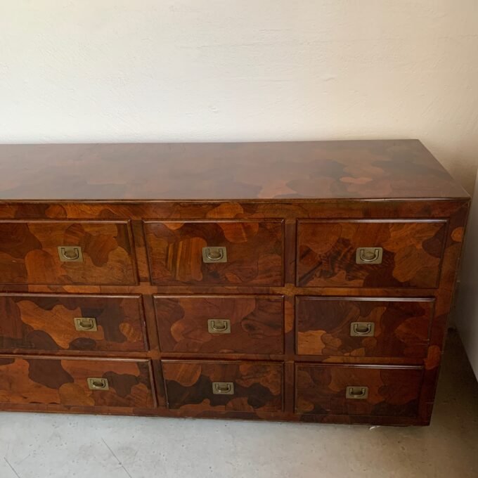 Commode American of Martinsville en bois d’olivier, milieu XXème