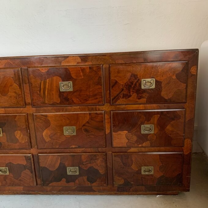 Commode American of Martinsville en bois d’olivier, milieu XXème