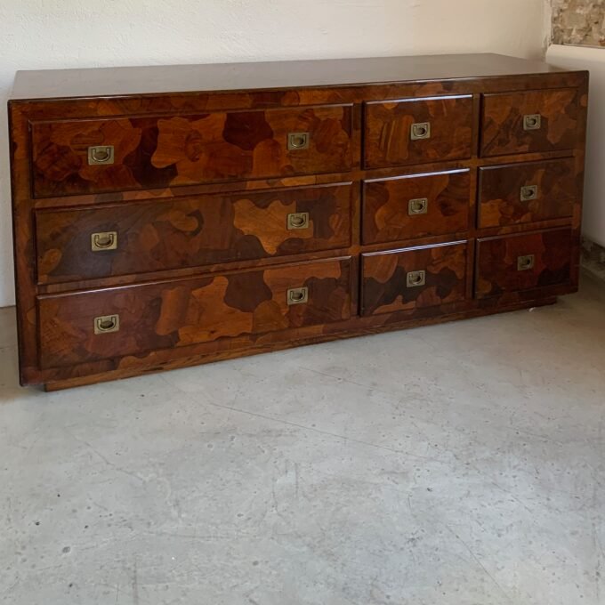 Commode American of Martinsville en bois d’olivier, milieu XXème